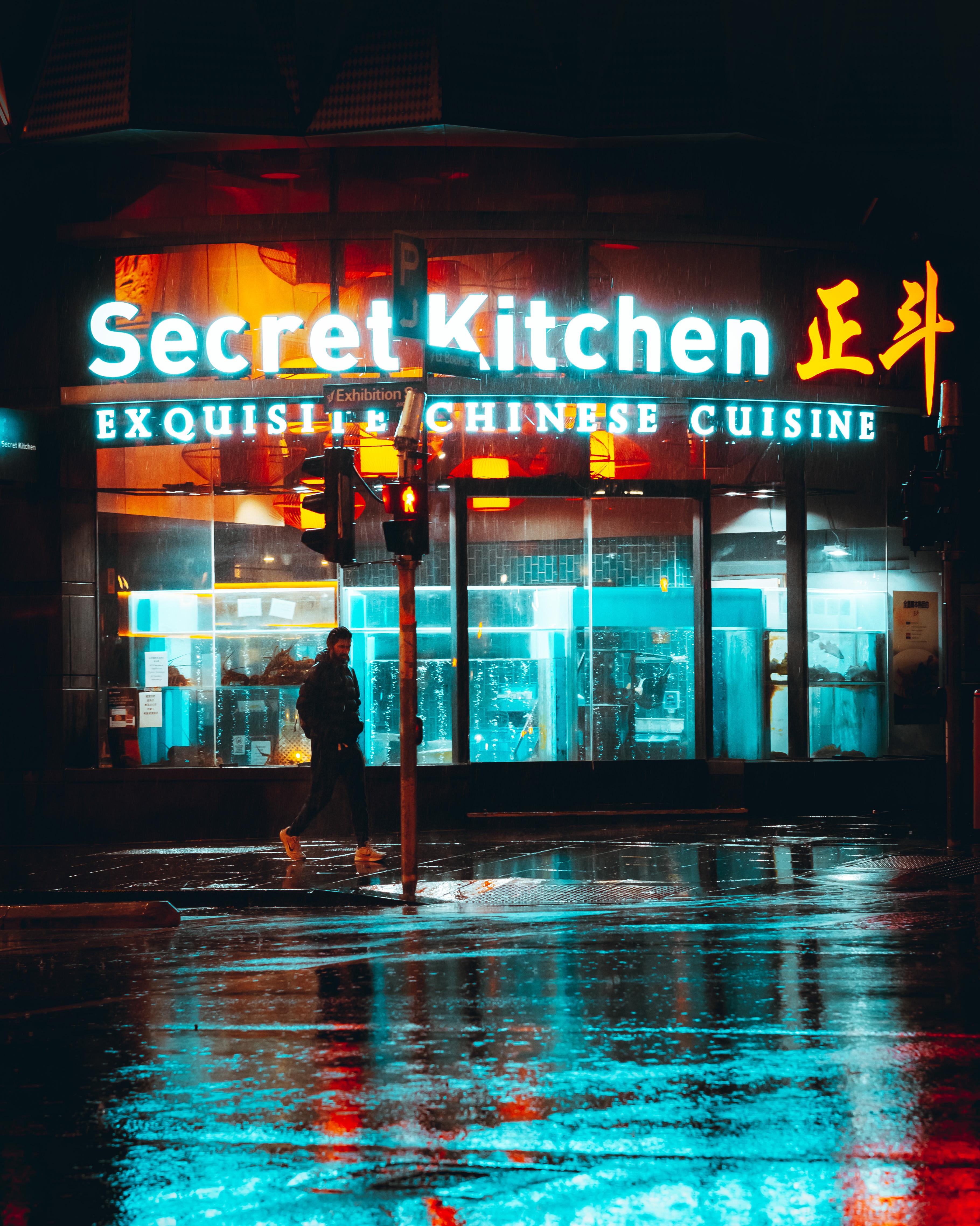 Wet Melbourne shines like Rainbow Road on Mario Kart r/melbourne