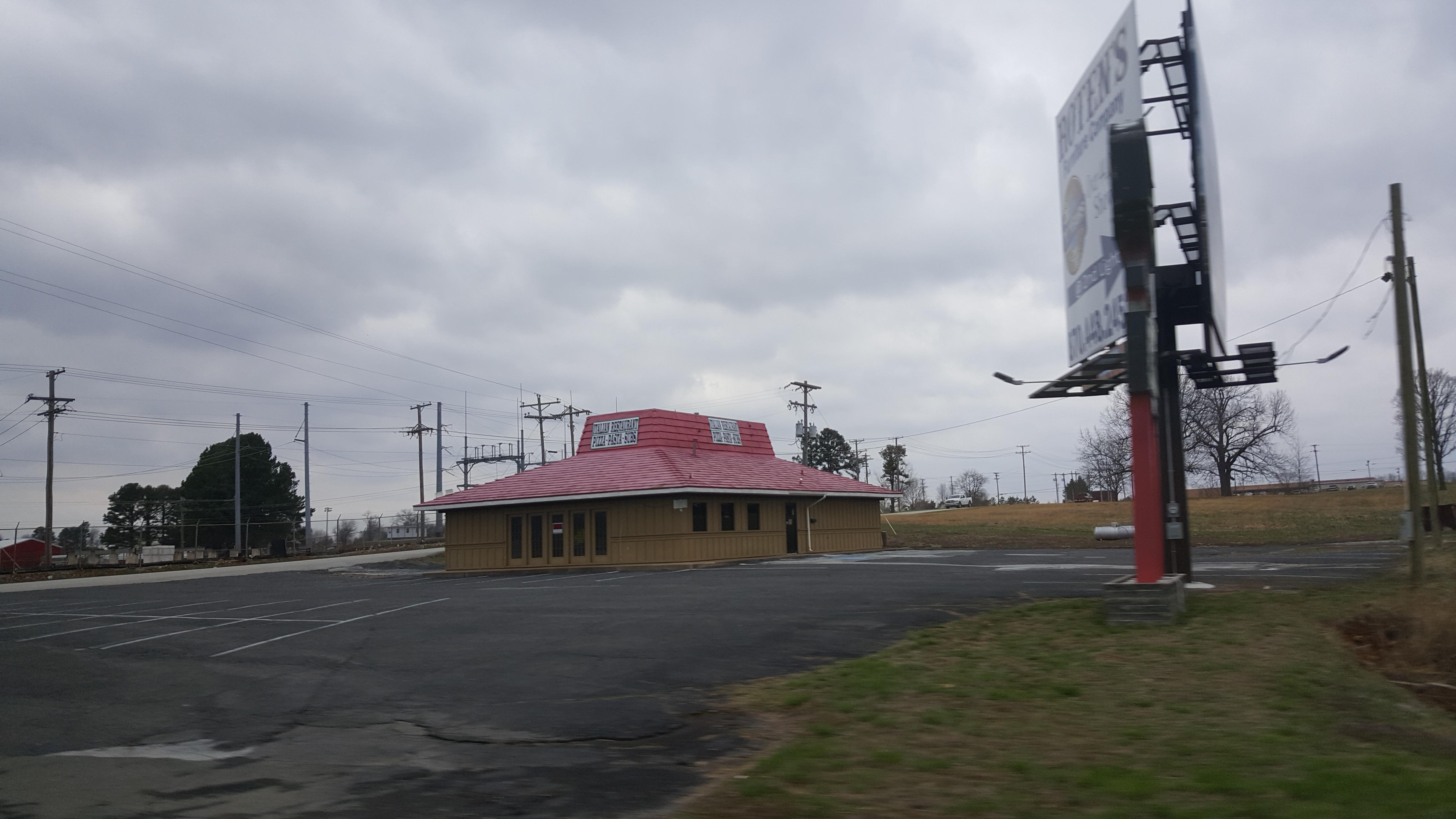 Finally found one for myself. Marshall, Arkansas. r/FormerPizzaHuts
