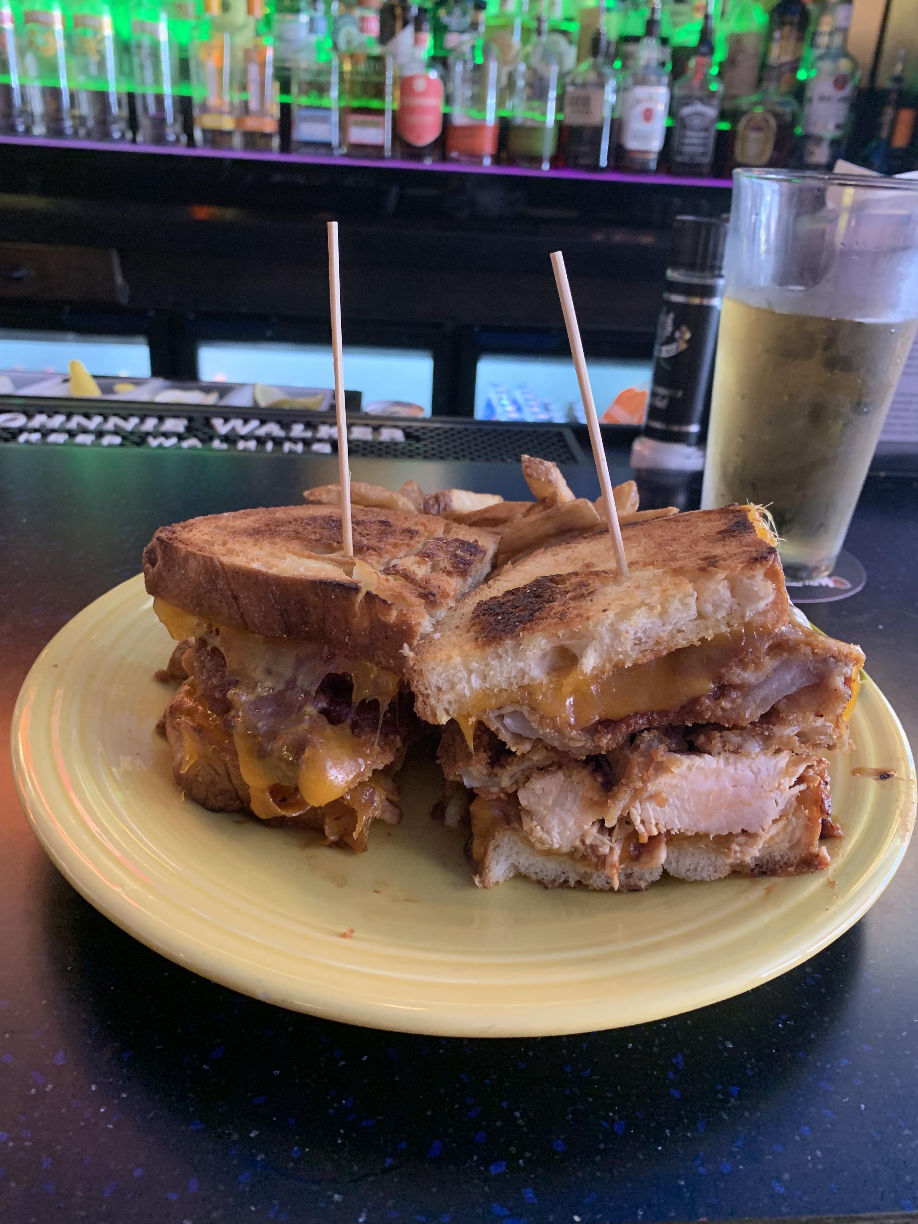[I Ate] BBQ Grilled chicken melt with onion rings and sharp cheddar. r/food