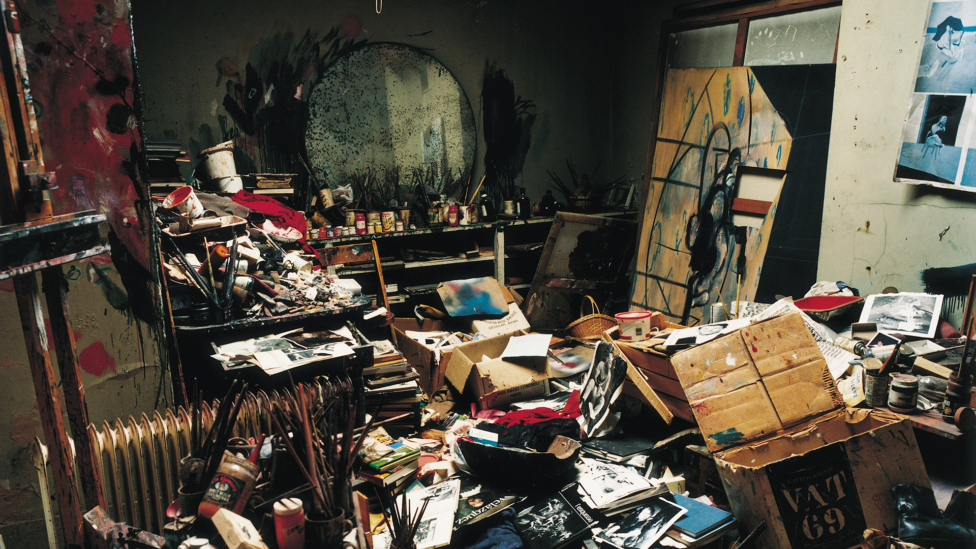 The studio of Irish painter Francis Bacon r/privatestudyrooms
