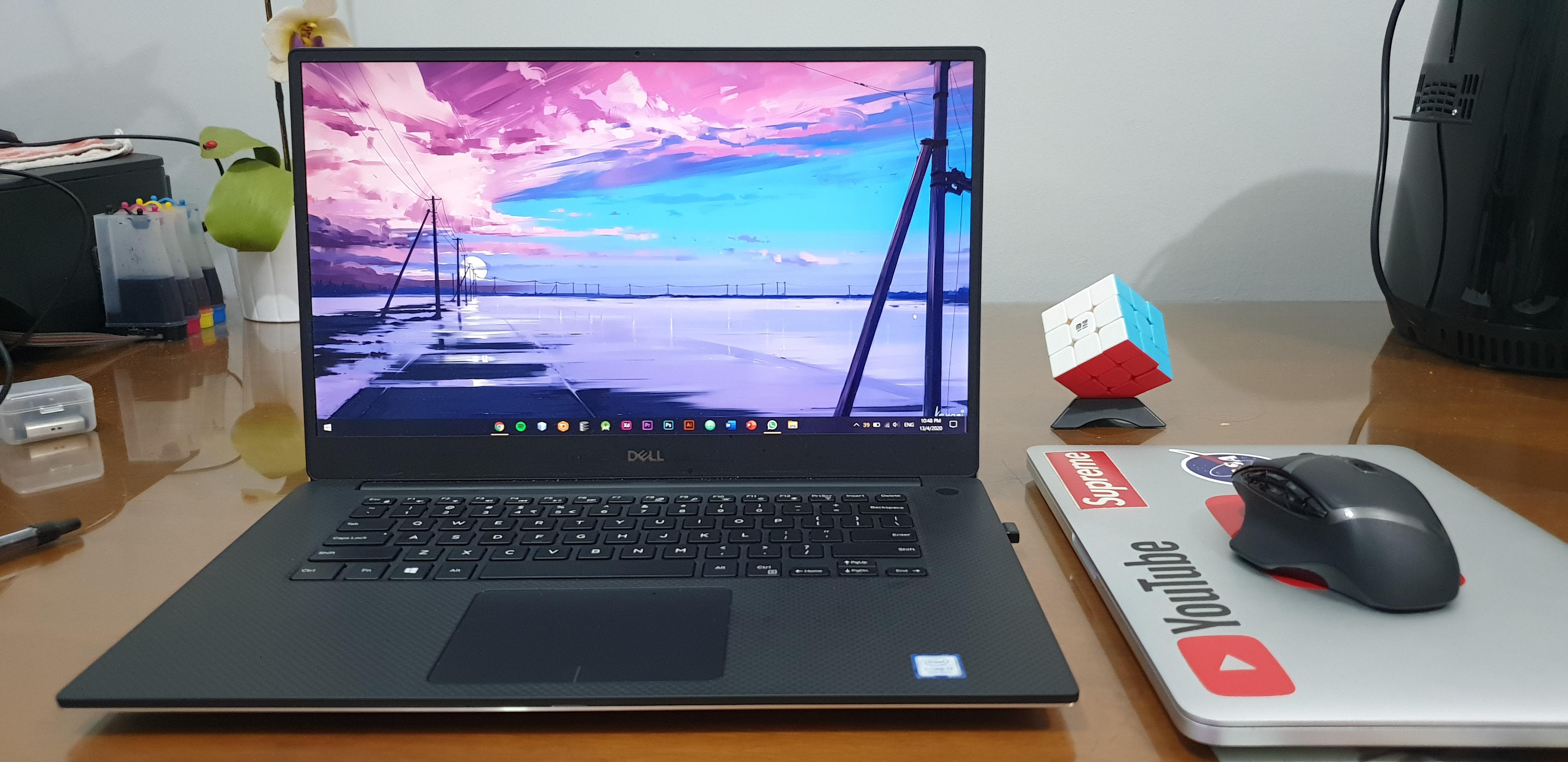 Just curious, is the Carbon Fiber real on XPS 15 7590? Or its just a