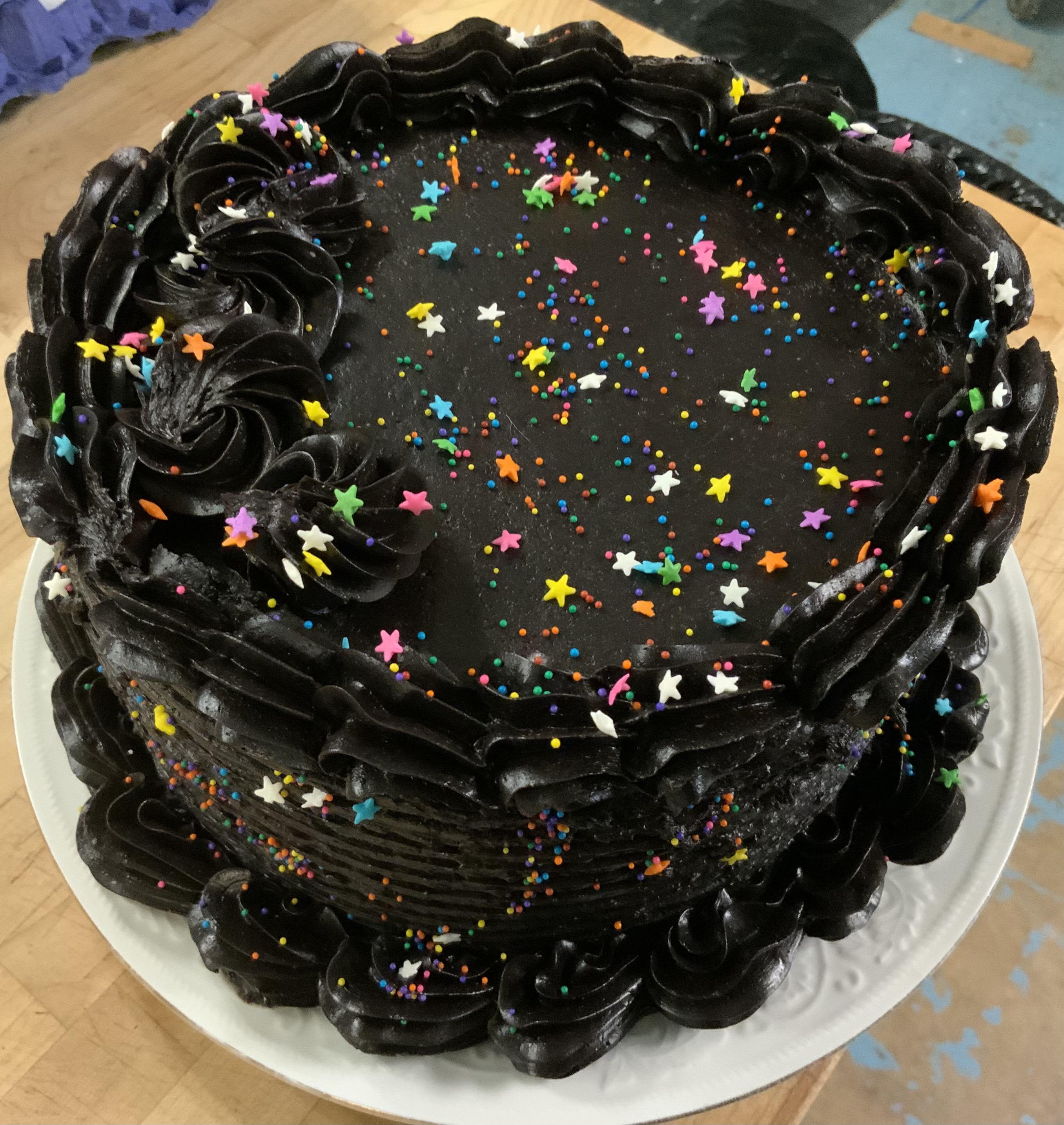 Black Velvet Cake made with black cocoa r/DessertPorn