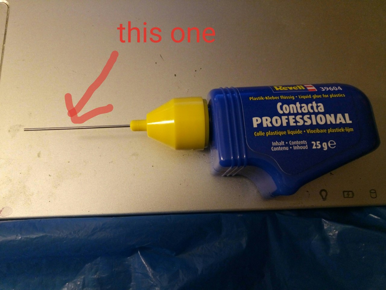 How to clean that thin metal pipe on plastic glue tube? r/Warhammer40k
