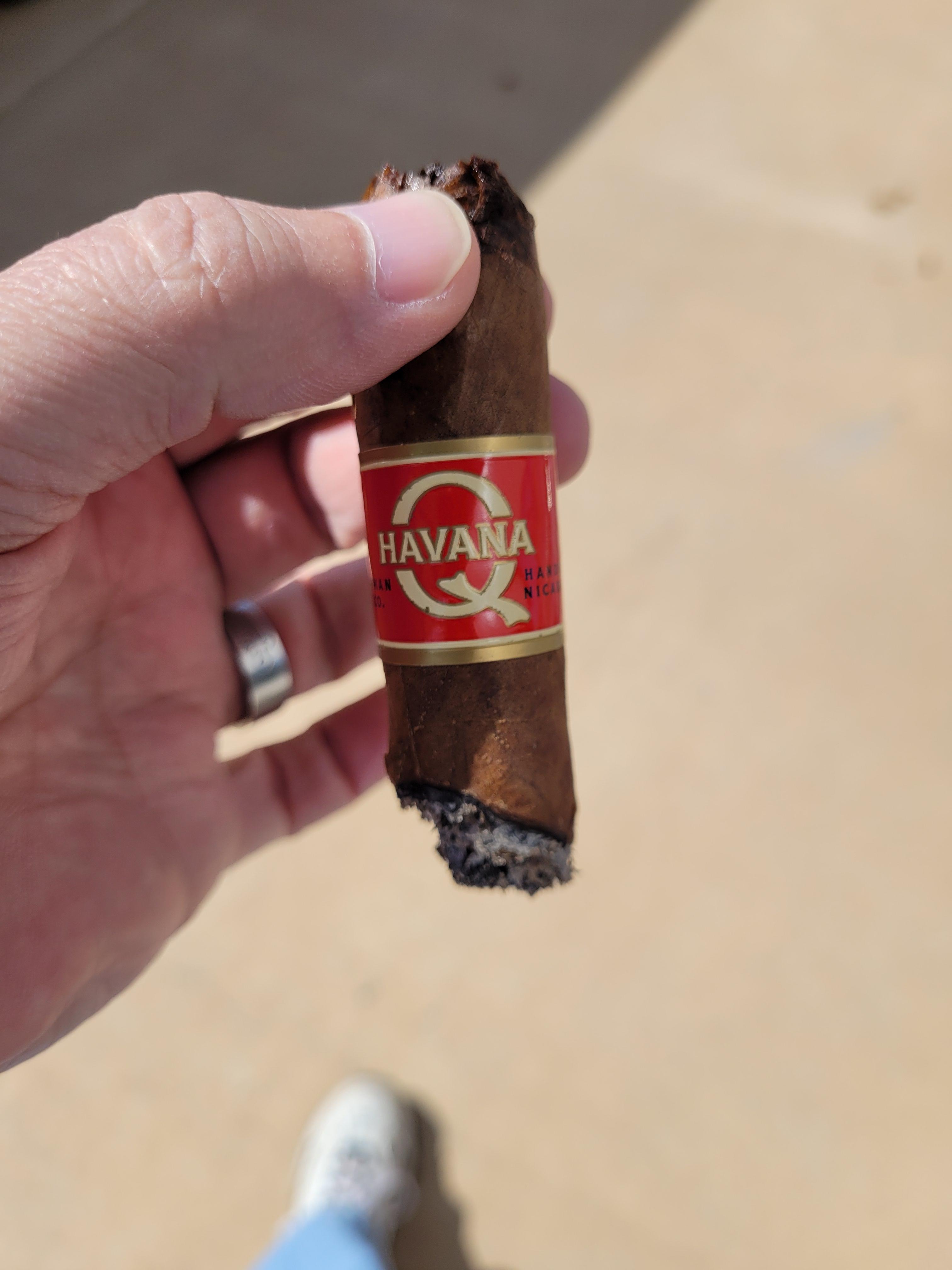 This is probably the best cheap cigar I've ever had. Quorum Havana Q