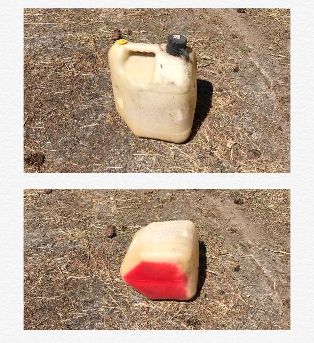 This red gasoline can that the sun turned white r/mildlyinteresting