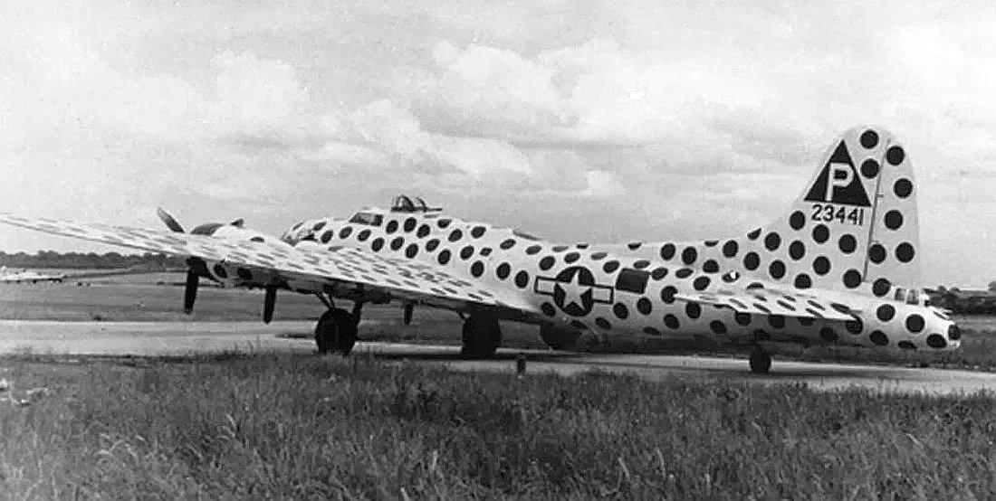 "The Spotted Cow" of 384BG, B17F assembly ship. r/wwiipics