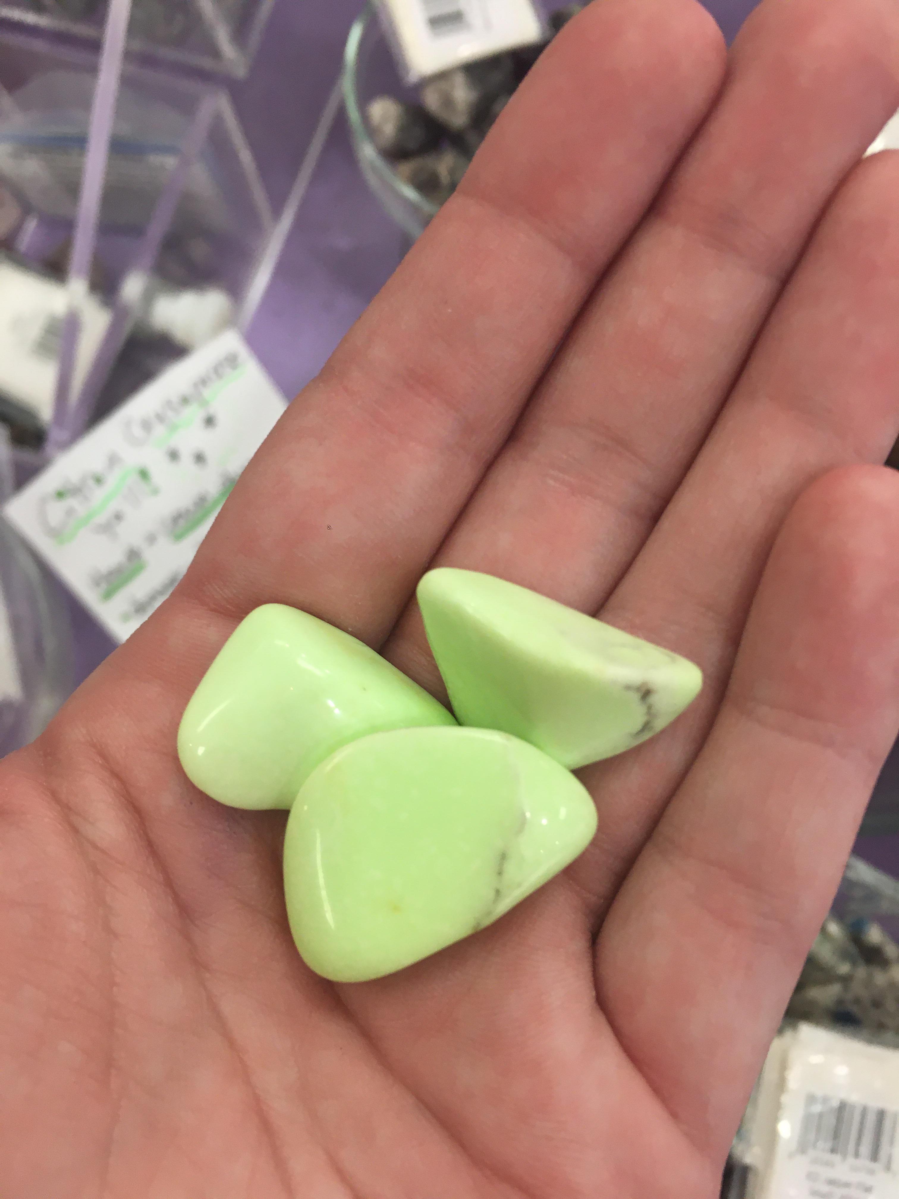 Neon Lime Green Rock? r/whatsthisrock