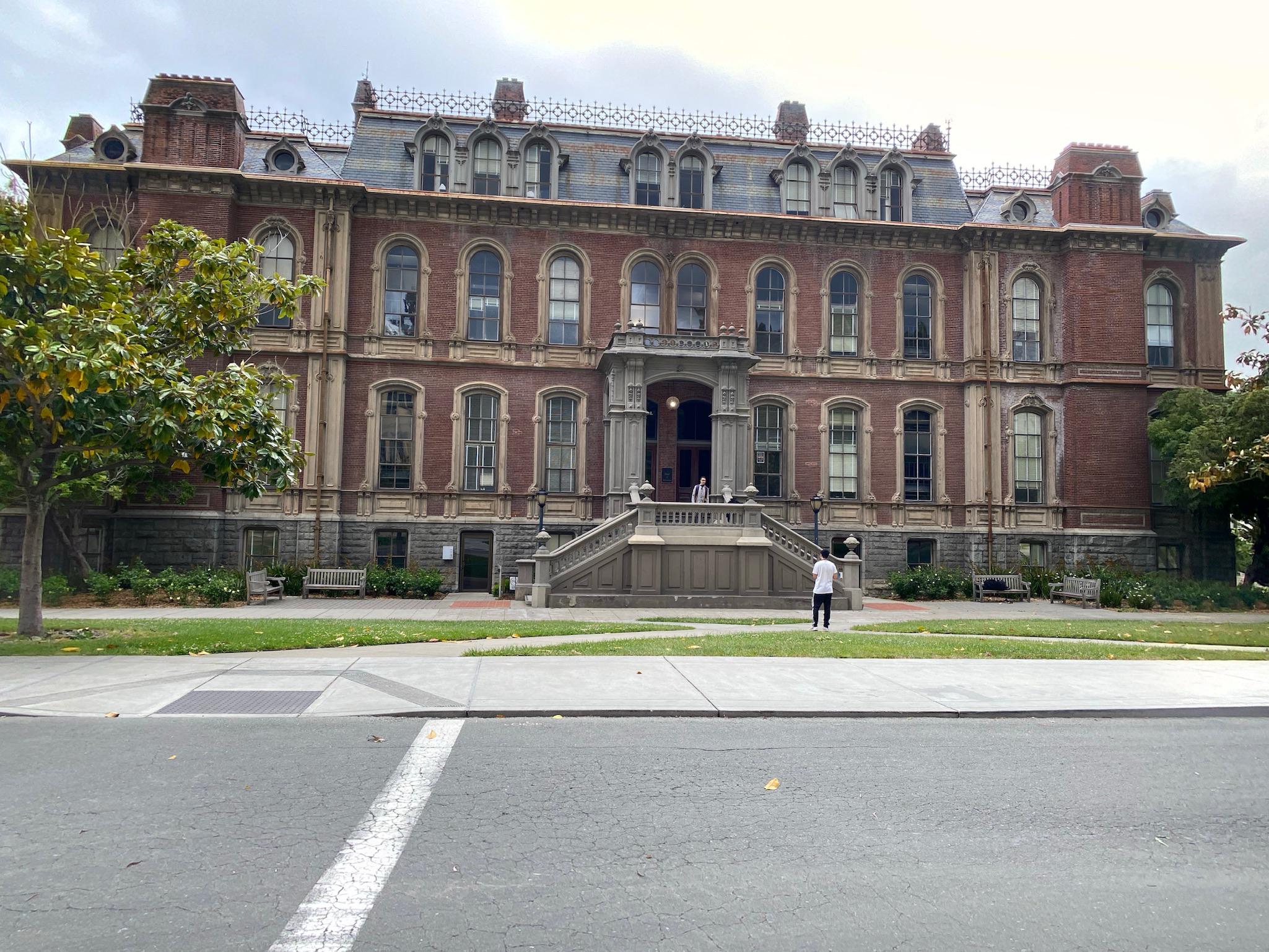 South hall at UC Berkeley r/ArchitecturalRevival