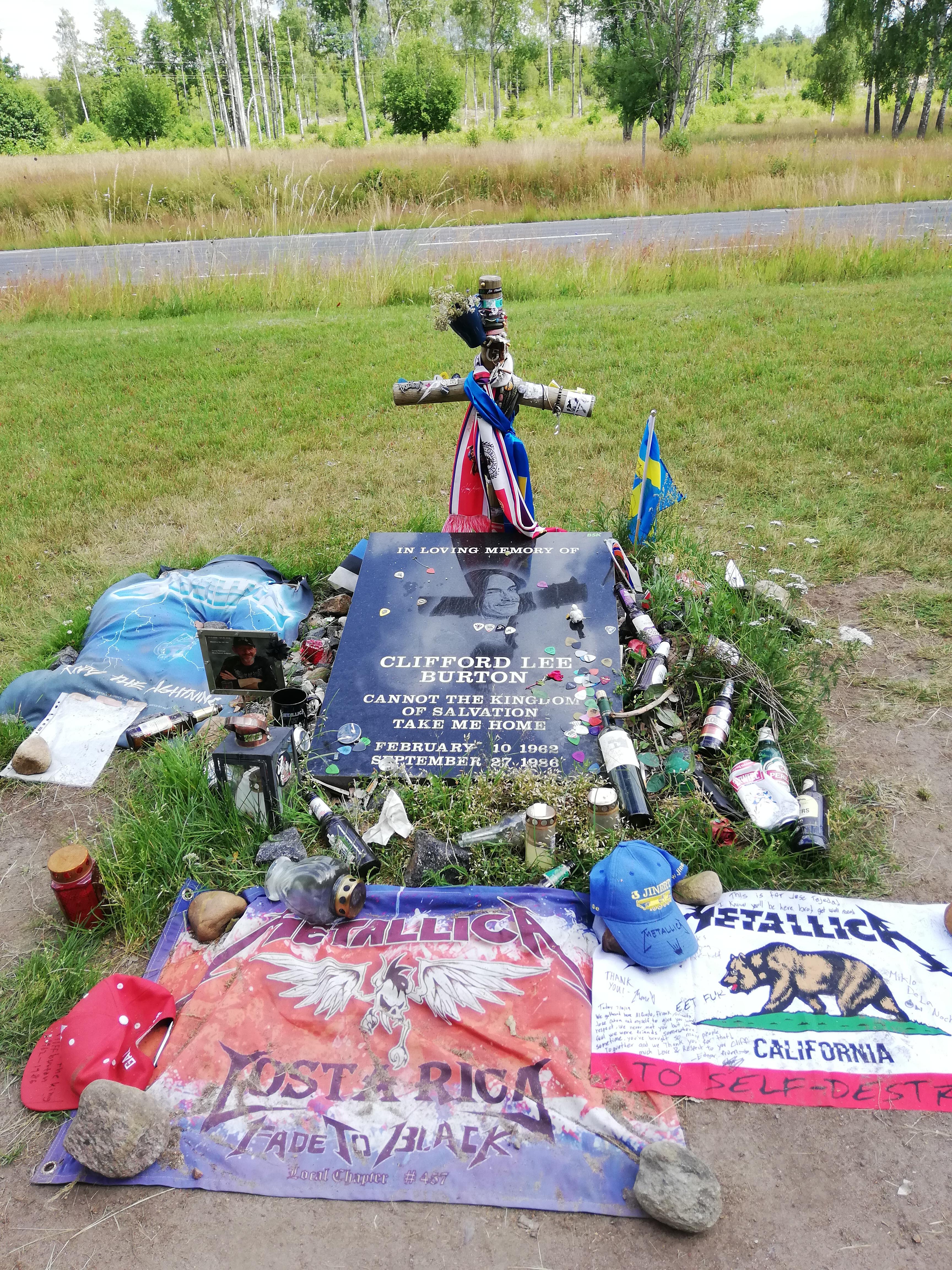 Went to Cliffs memorial Stone in Sweden, after the show in Gothenburg
