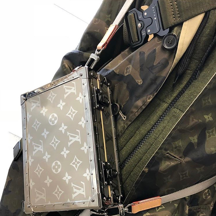[WTC] LV Silver Sling Bag r/DesignerReps