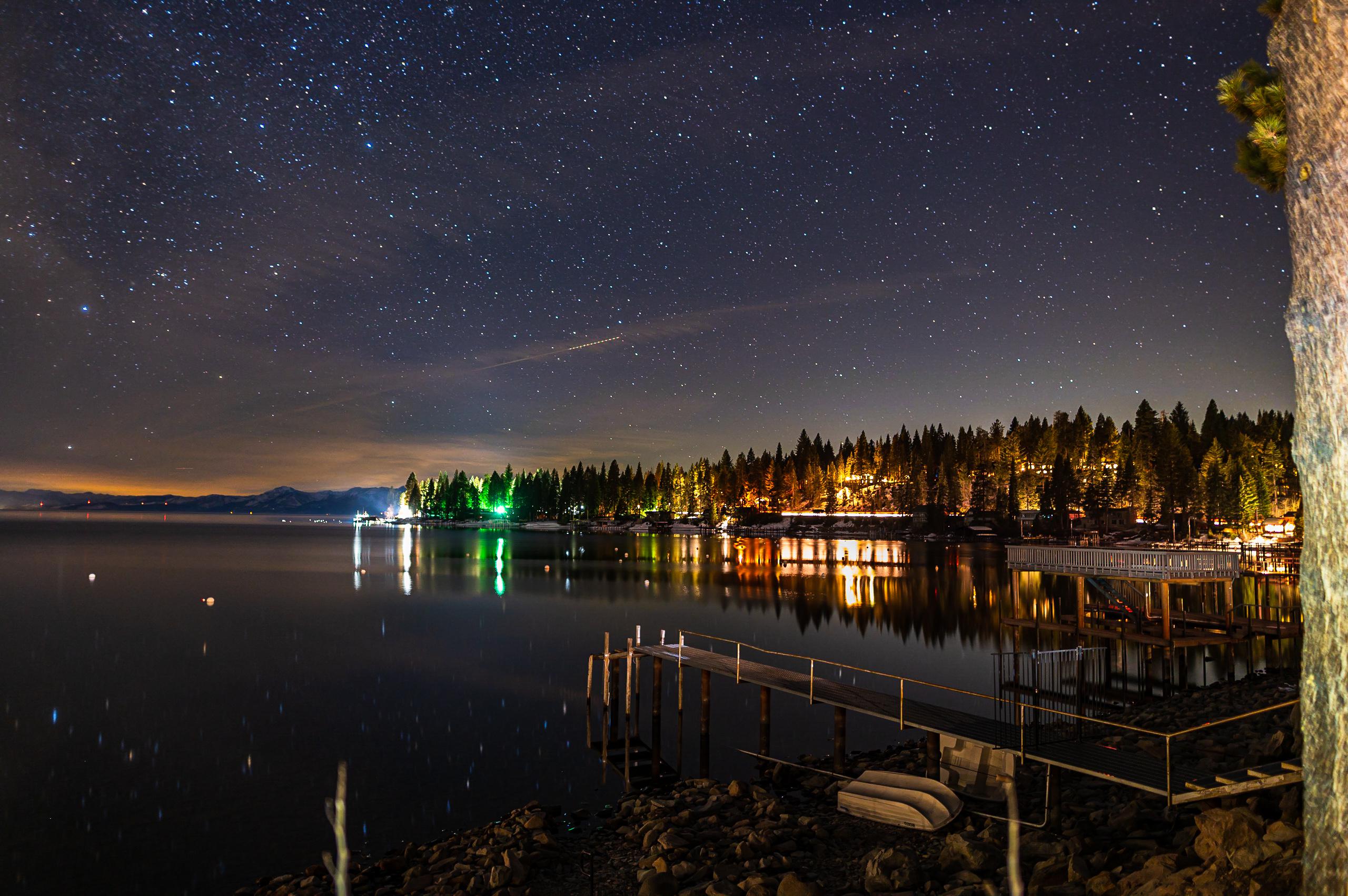 New moon at Lake Tahoe [2560x1703] r/ExposurePorn