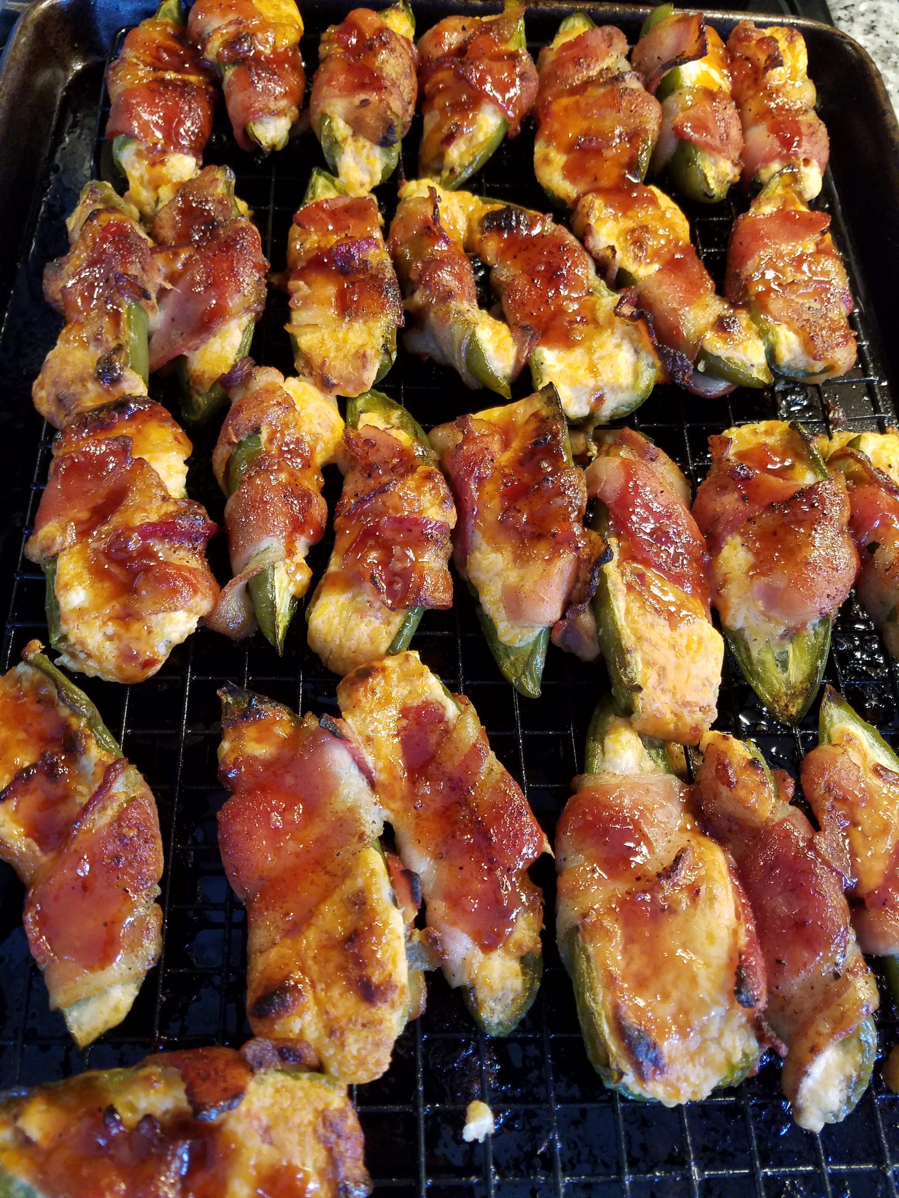 [Homemade] Jalapeno poppers, jalapenos stuffed with a blend of cream