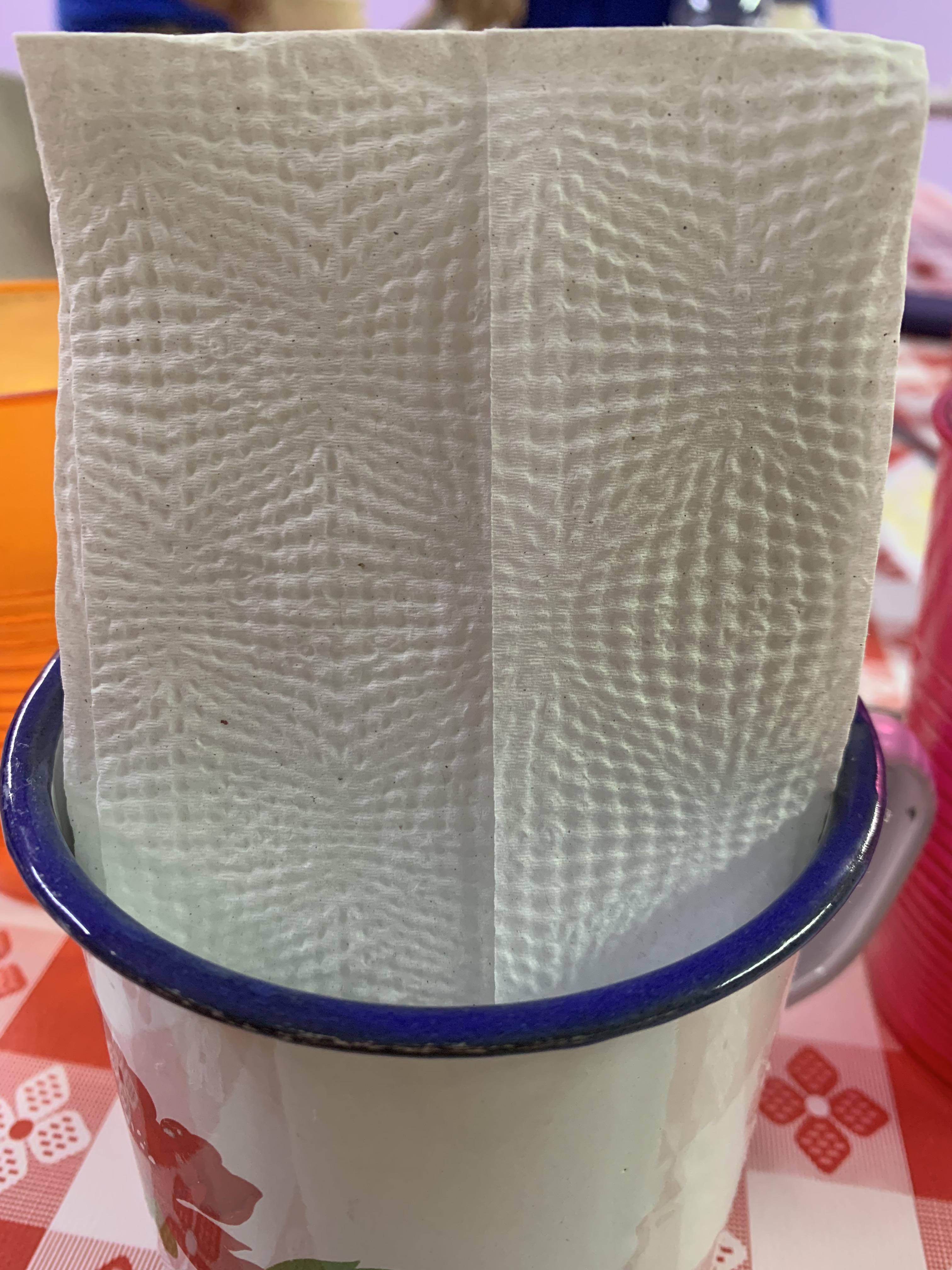 The design on these napkins in Costa Rica r/oddlysatisfying