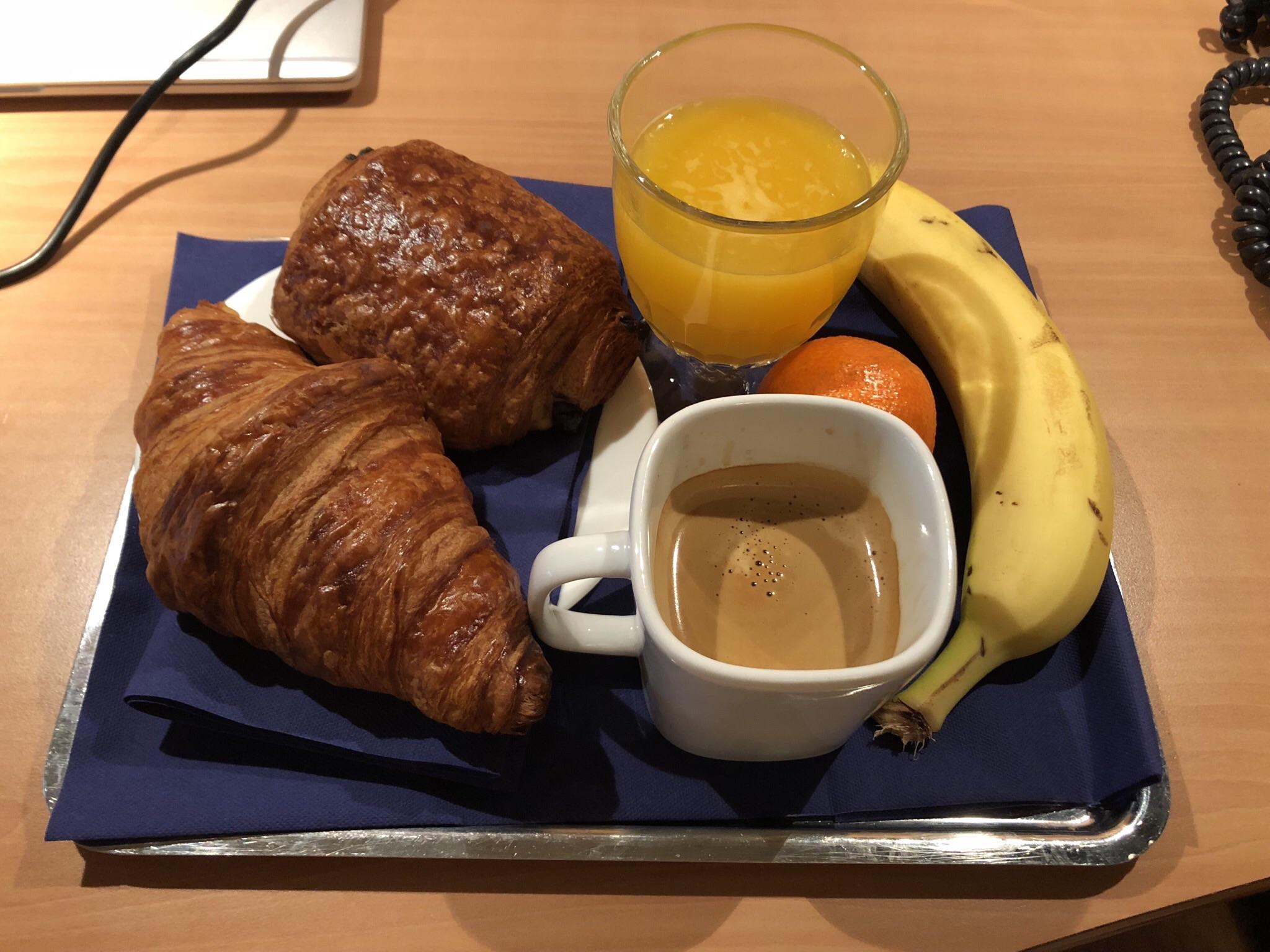 Breakfast in France ) r/FoodPorn