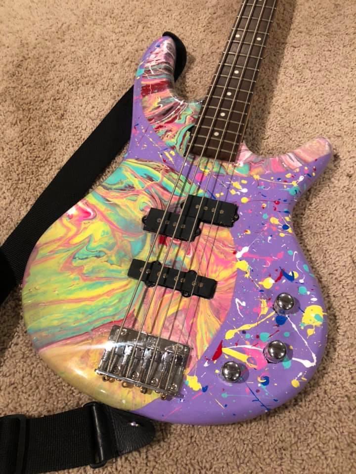 Painted my bass r/PourPainting