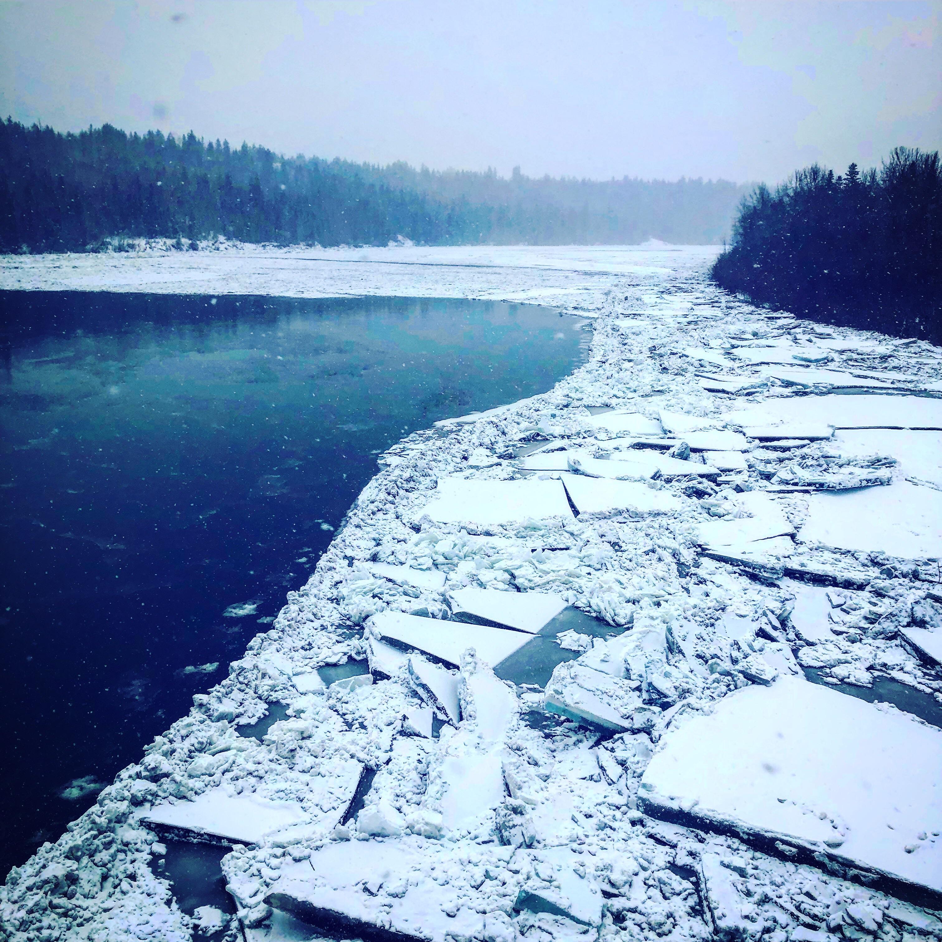 North Saskatchewan River in Edmonton, Alberta, Canada r/Edmonton