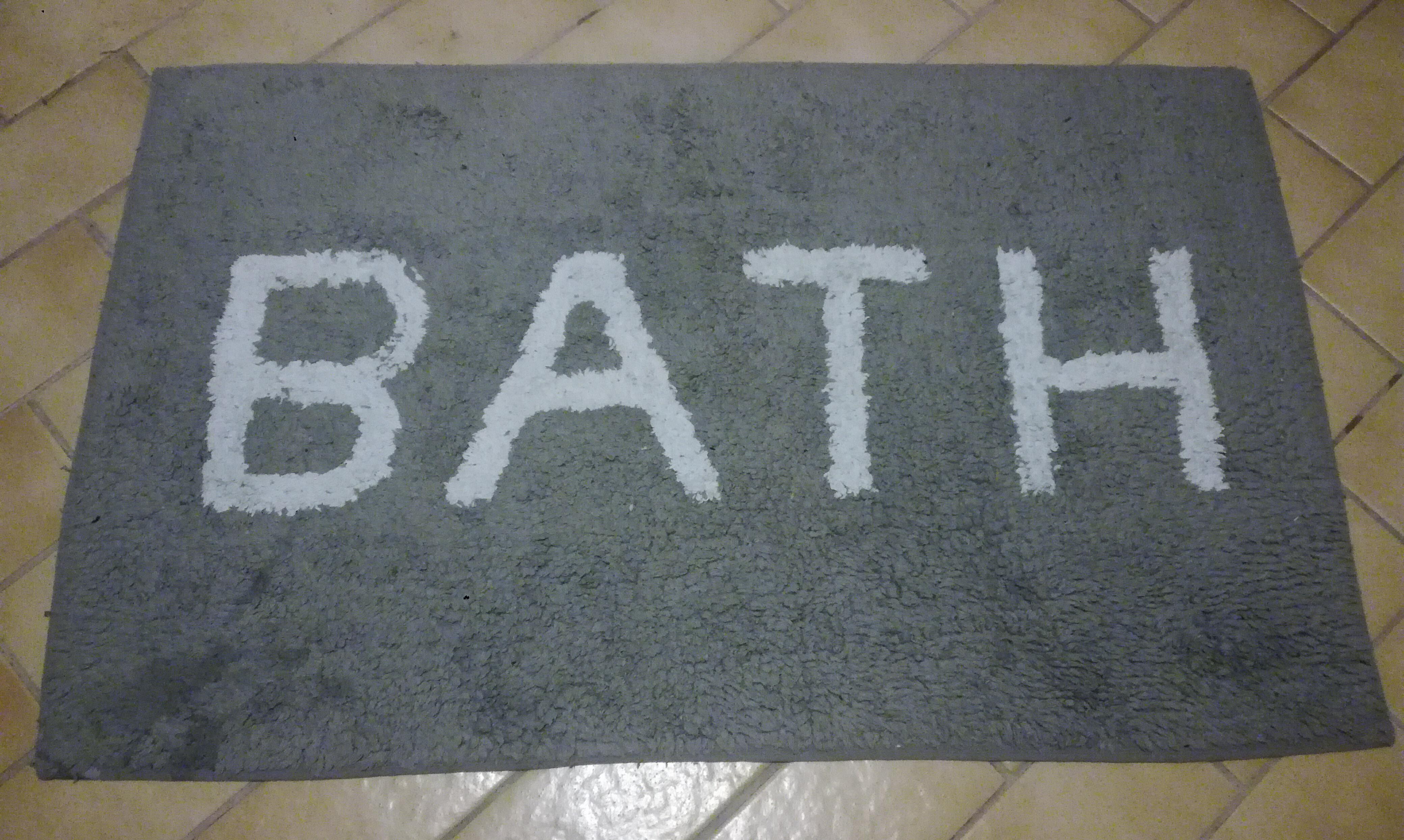 This bathroom carpet r/mildlyinfuriating