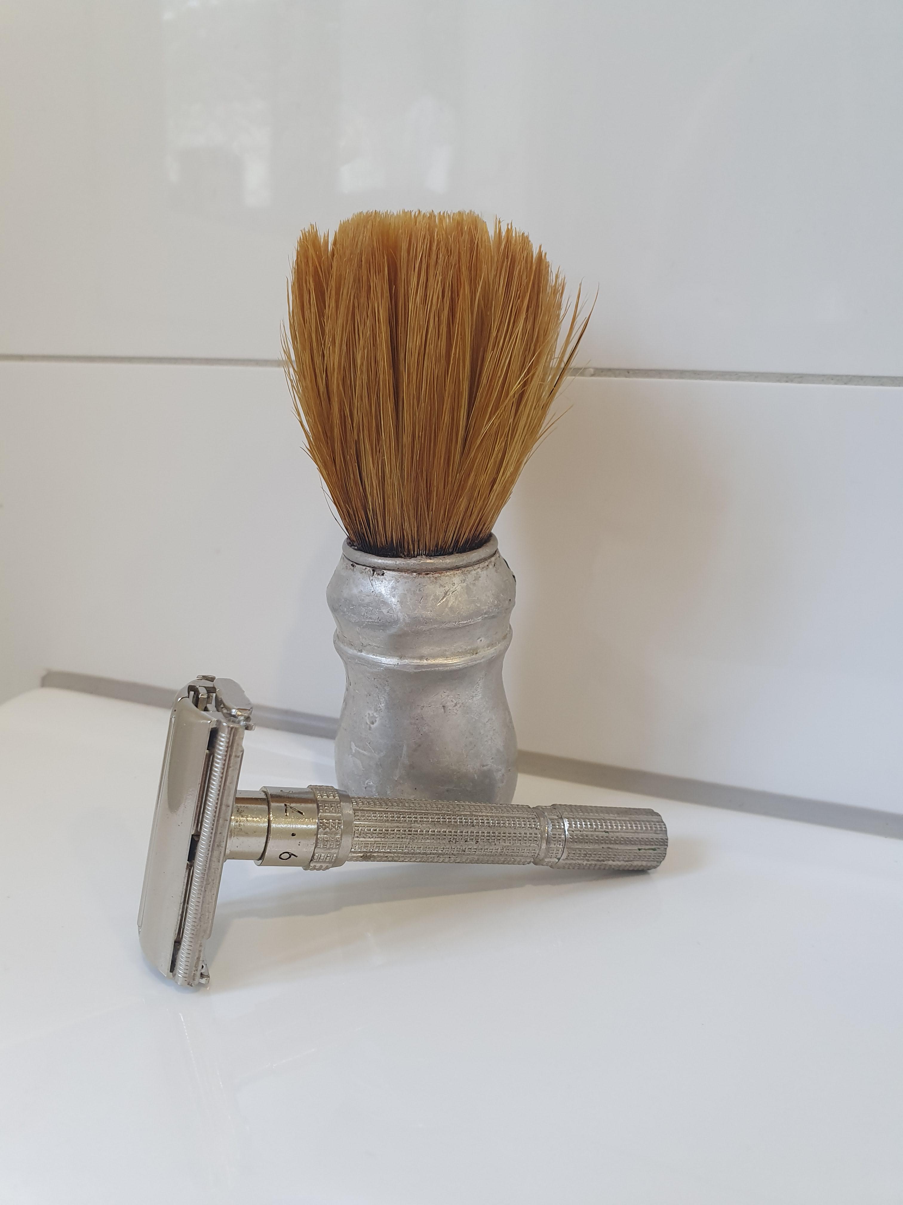 My grandfather's razor and brush r/wicked_edge