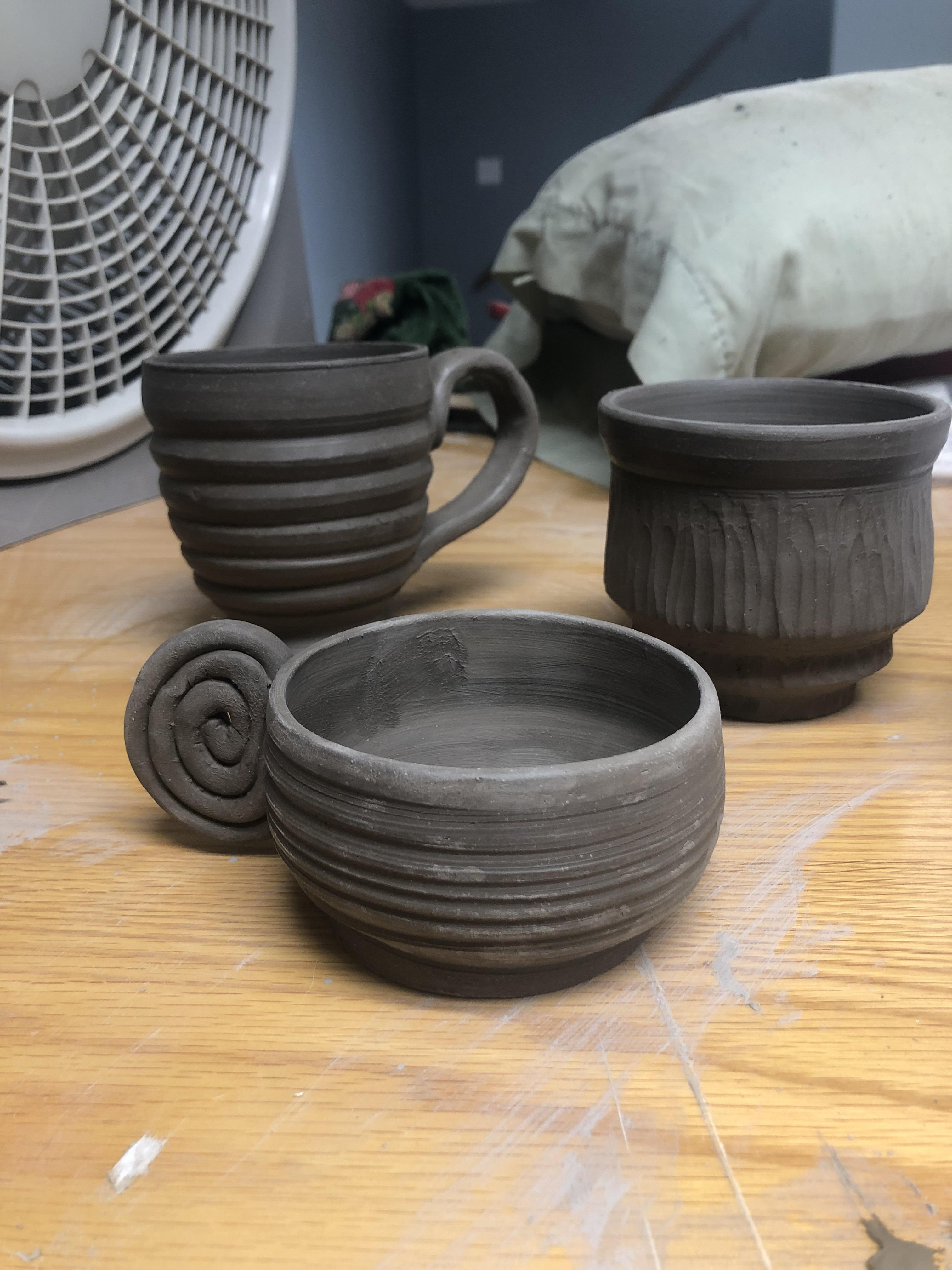 I just bought a cheap wheel on amazon and here are my first pieces