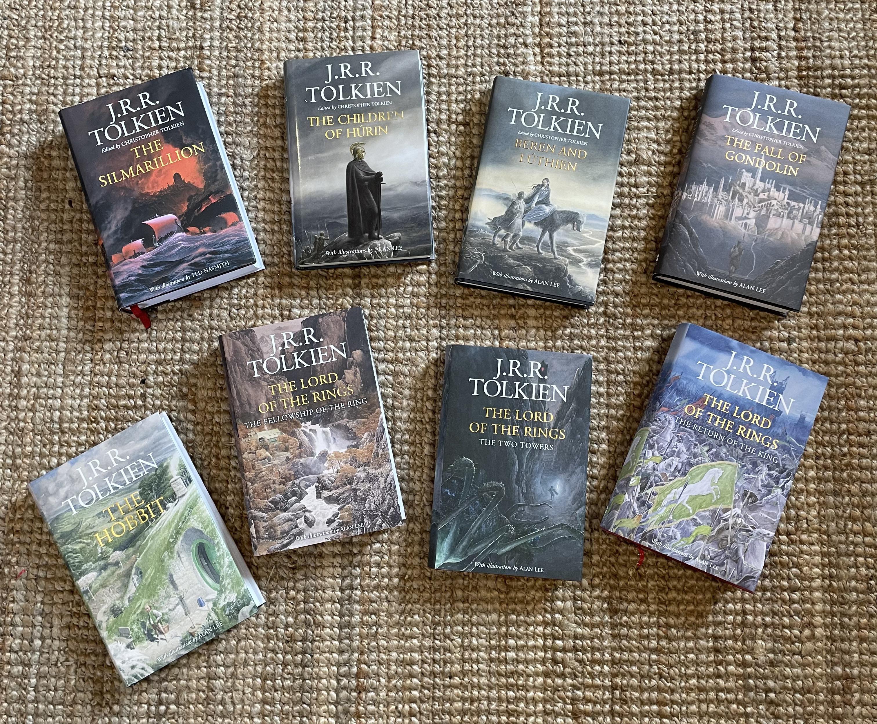 Finally got all the Harper Collins illustrated editions. r/lotr