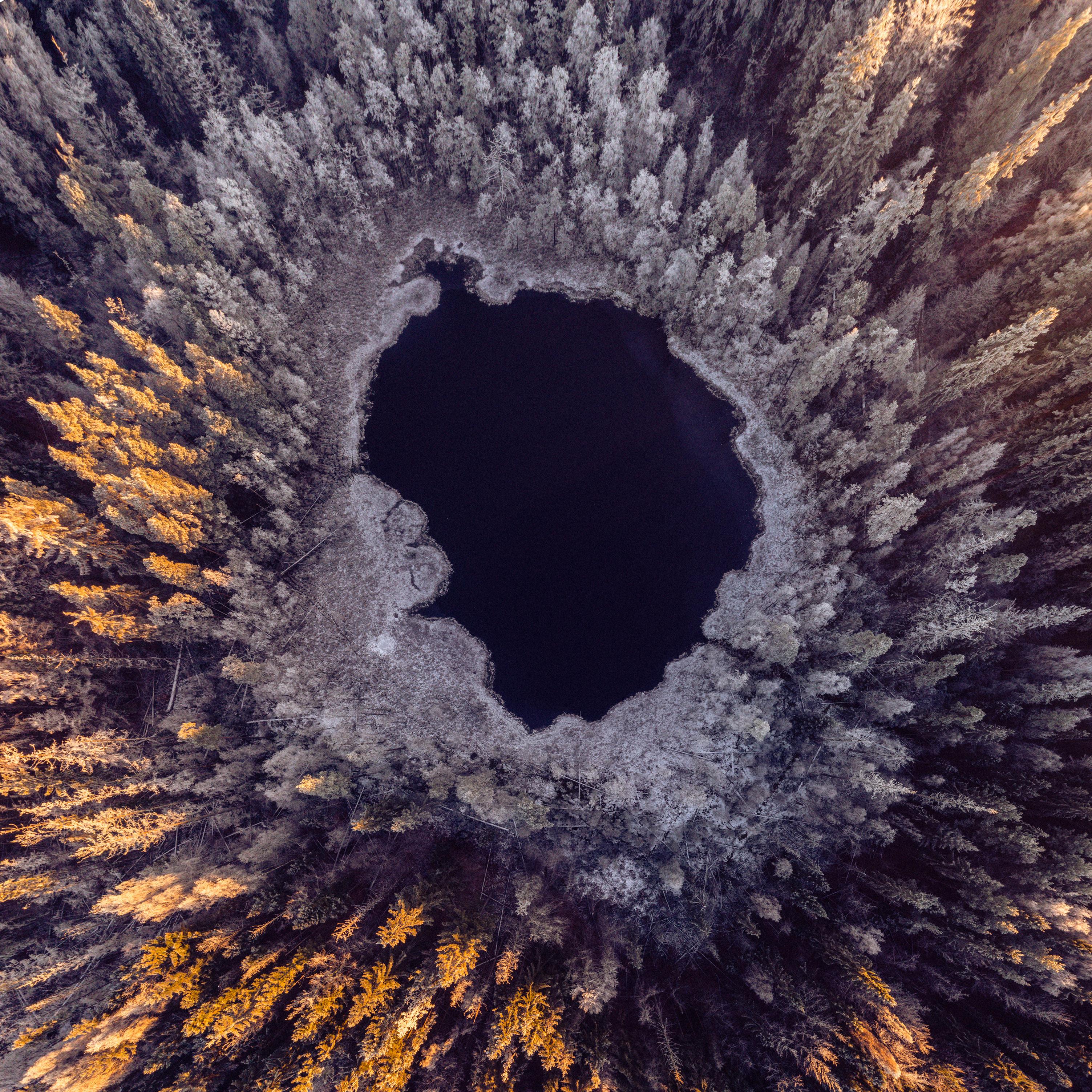 [OC] By locals it's called 'BLACK LAKE' Winter in Poland [3000x3000