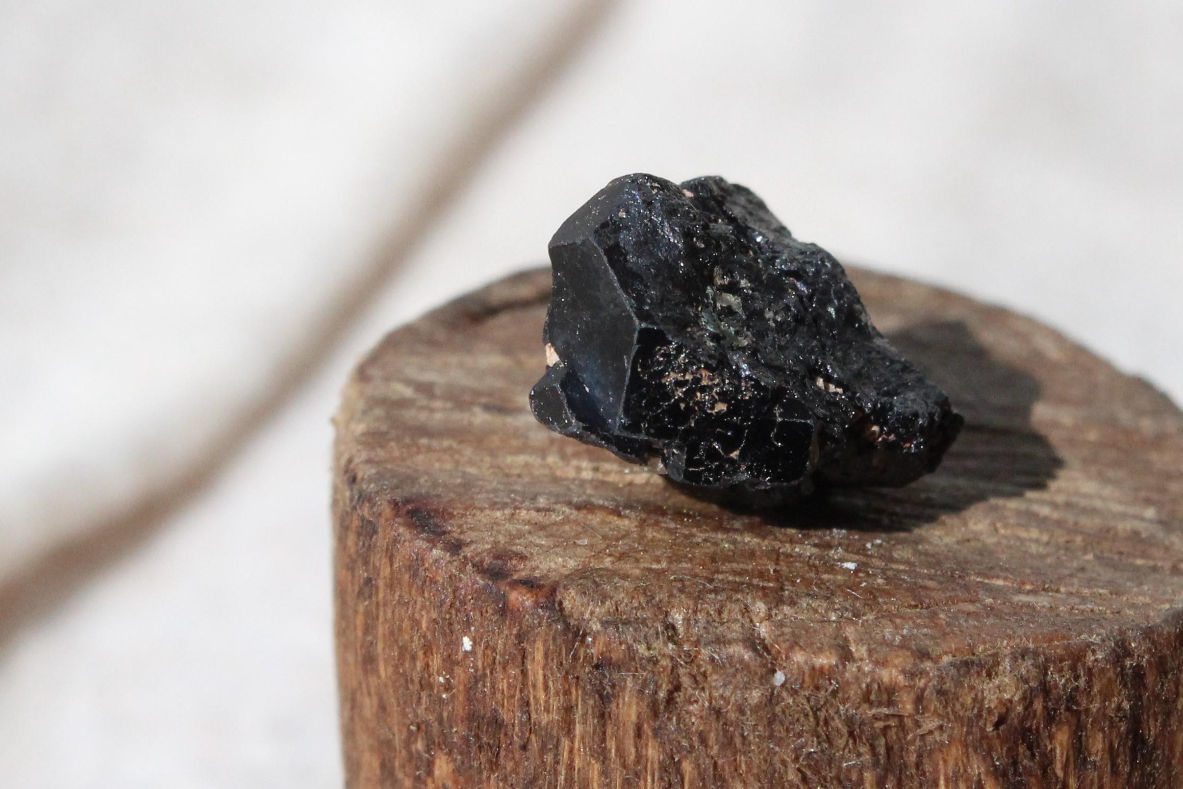 Uraninite Crystal from Ontario r/Radioactive_Rocks