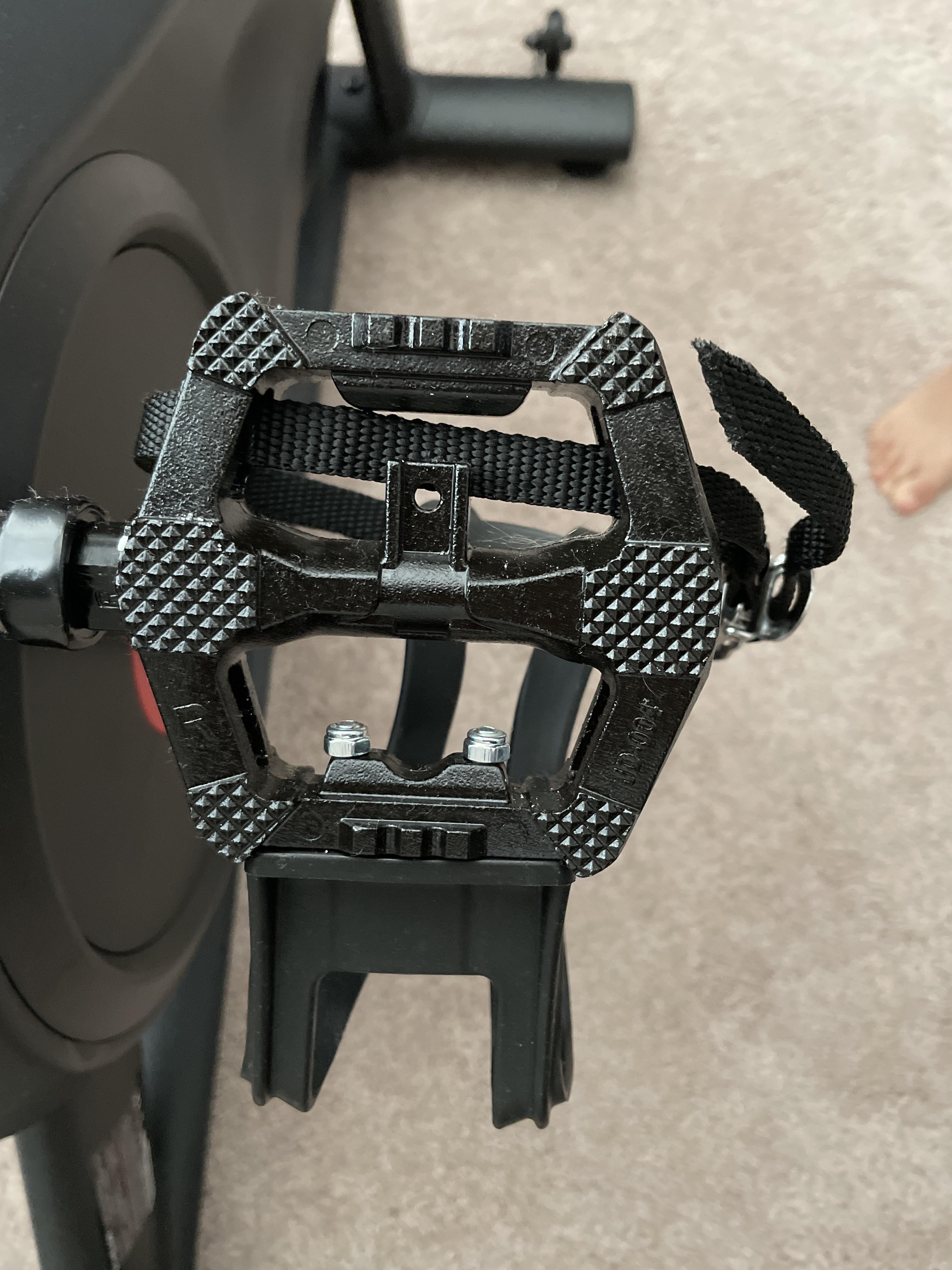 Are these clip in pedals? r/go_echelon