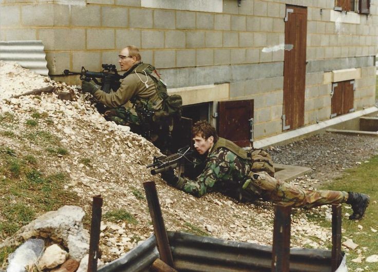 22 SAS and Delta operators training together, Hereford, UK. [736 x 530