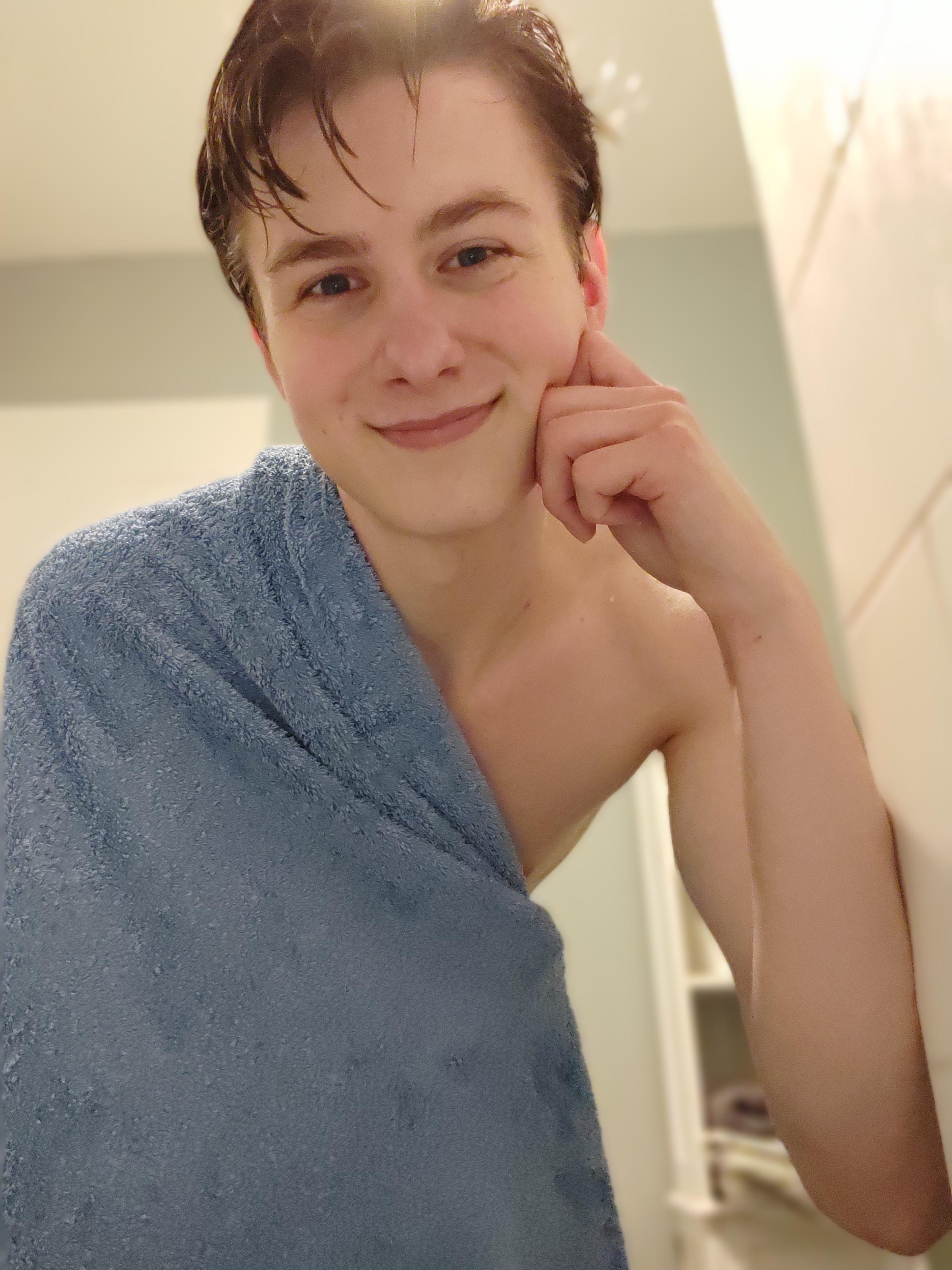 Drying myself off after such a nice hot shower r/cuteguys