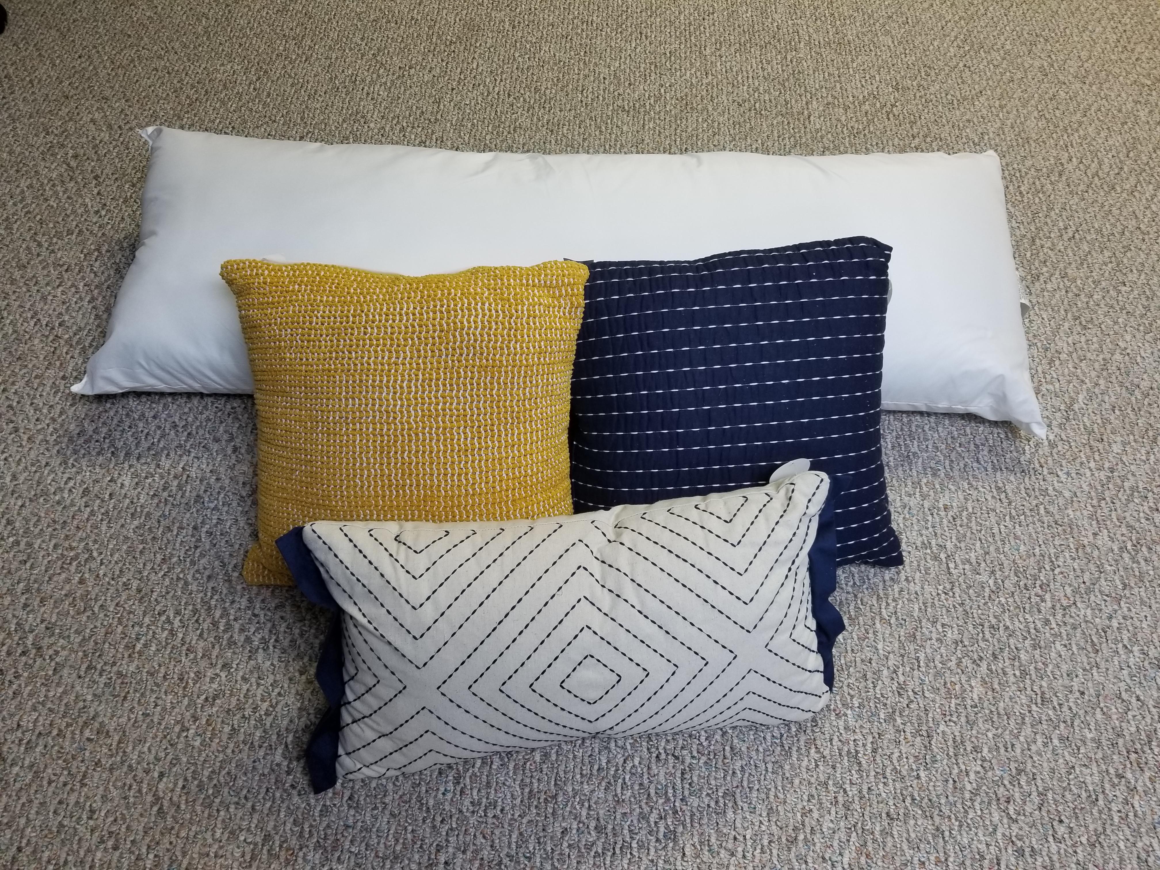 [QUESTION] I was wondering what duvet cover would go with these pillows? r/malelivingspace