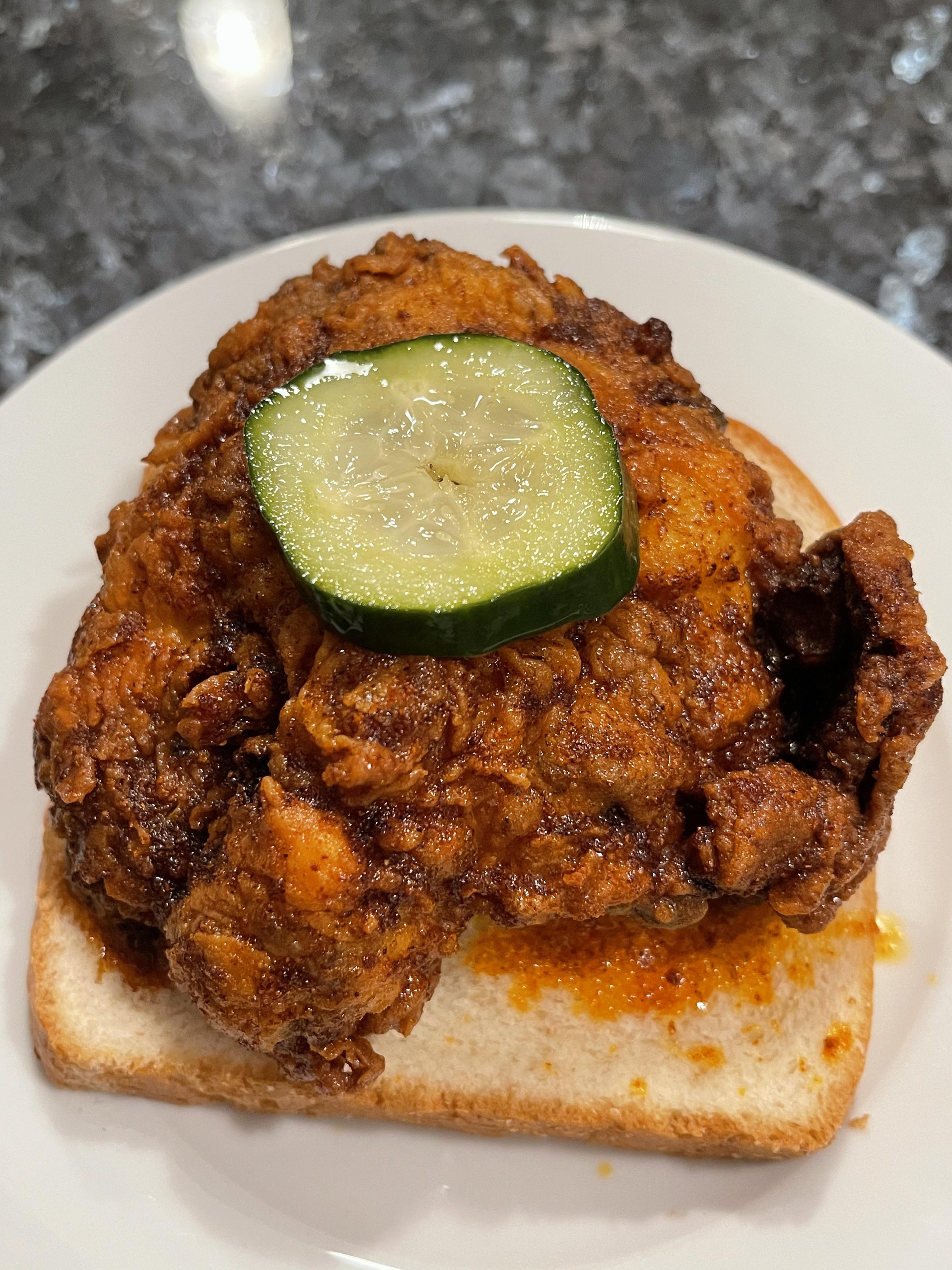 [Homemade] Nashville Hot Chicken and Quick Pickles r/food