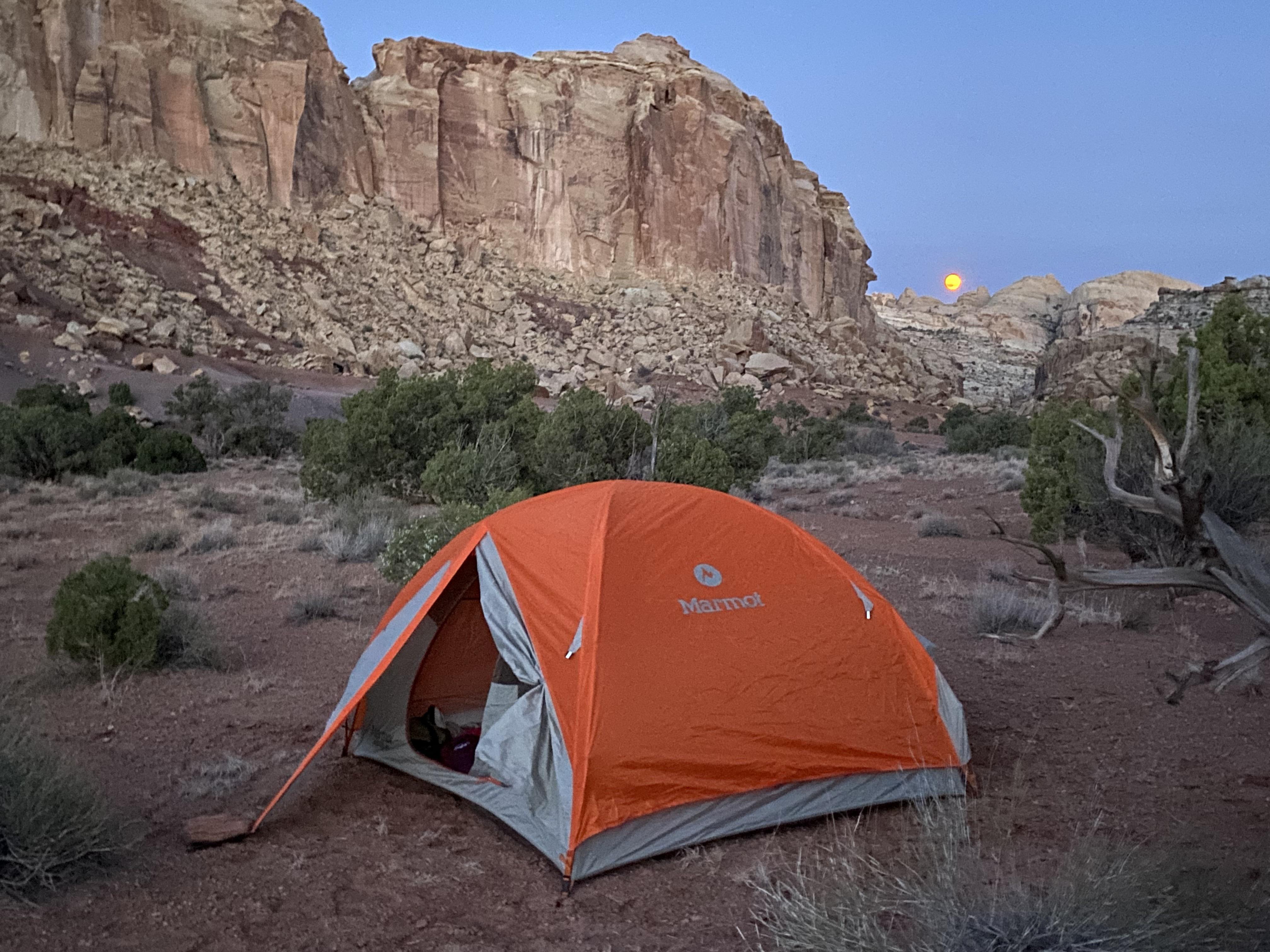 Southern Utah Moonrise r/camping