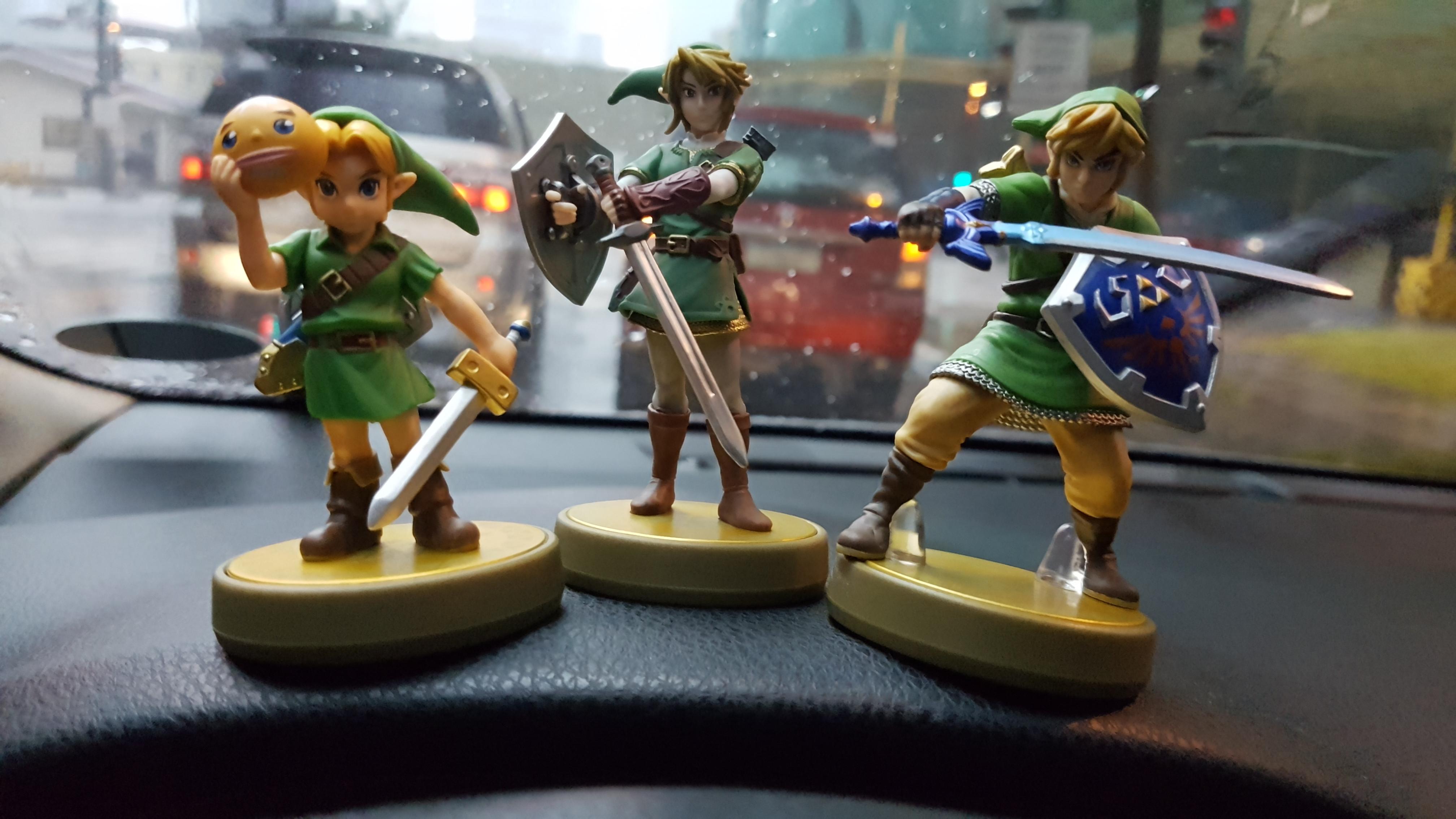 New Link amiibos came out today at our local retailer r/Breath_of_the