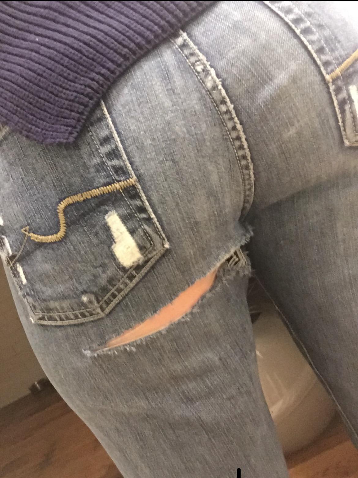 Ripped my pants at work. On my birthday. My coworkers assured me it was