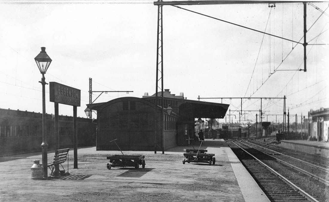 Essendon Station one century ago