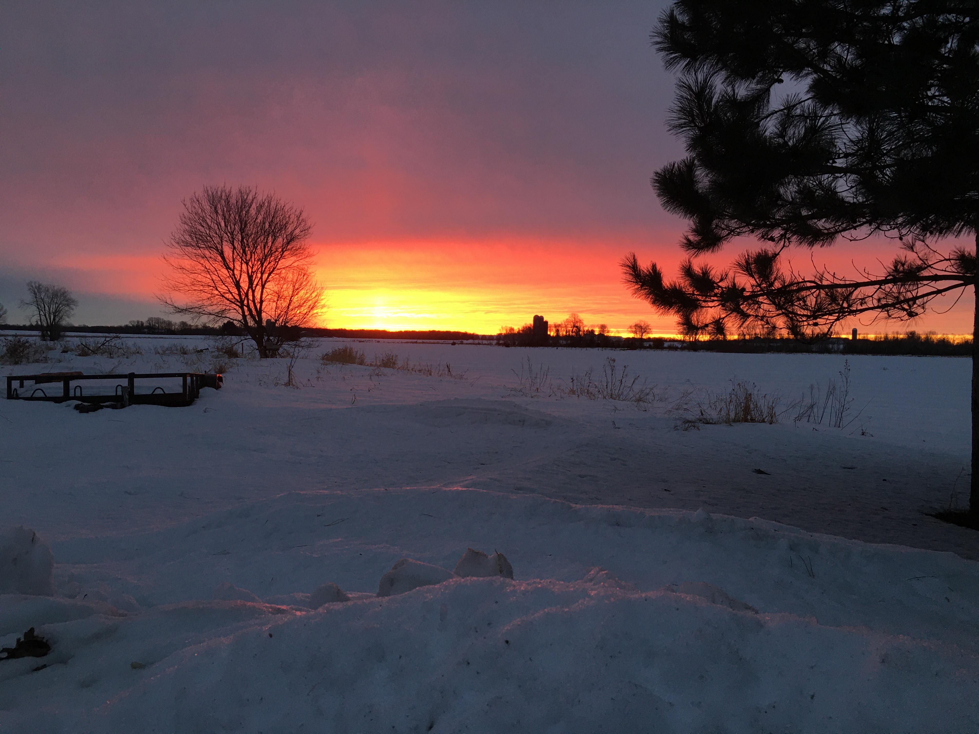 Sunrise In Upsala Minnesota r/BeautifulPicture