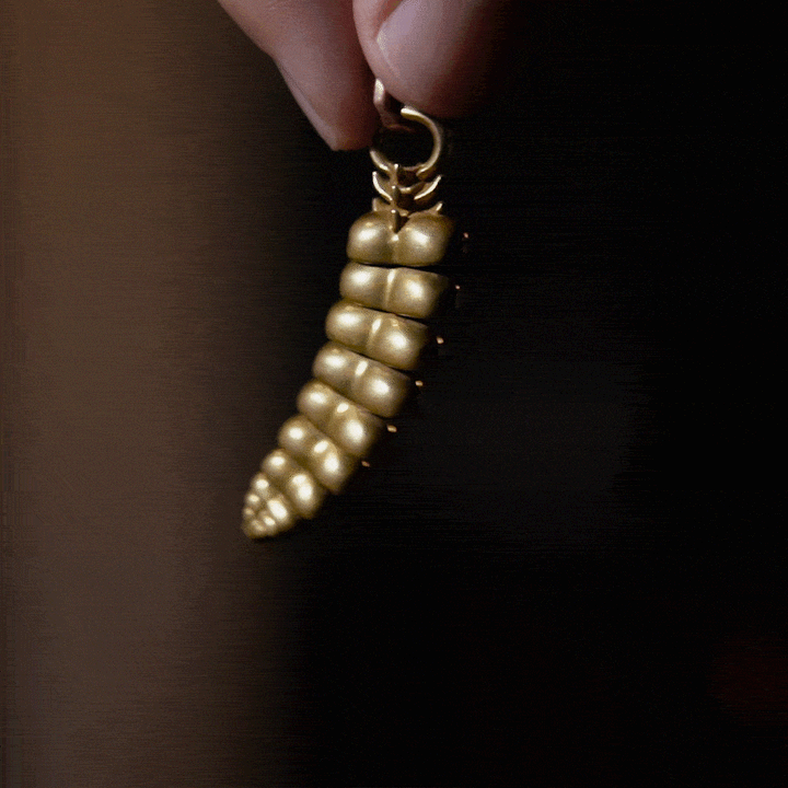 I designed a rattlesnake tail earring，It can wiggle like a real