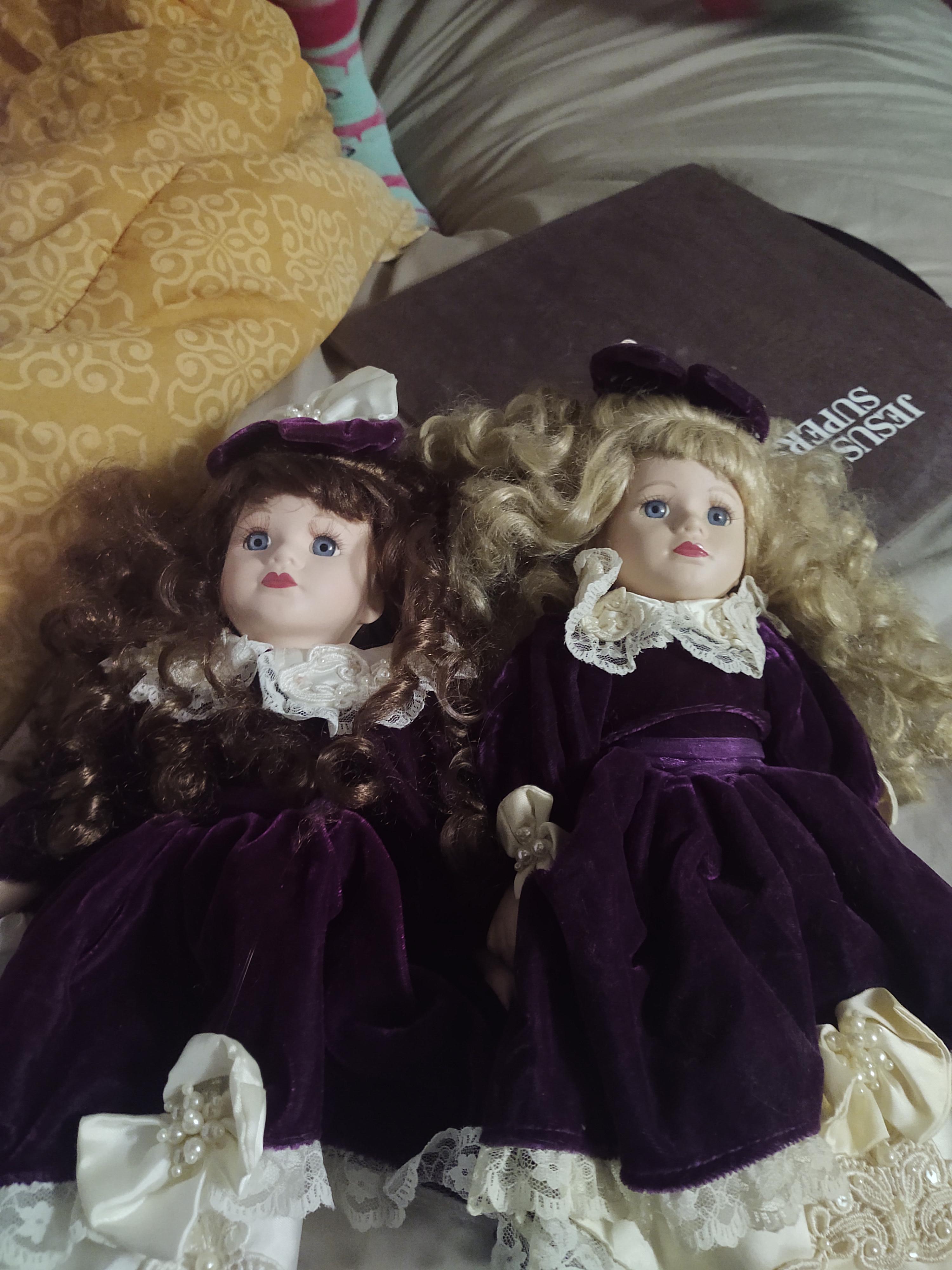 Went to Goodwill and found the twin of my oldest porcelain doll! r/Dolls
