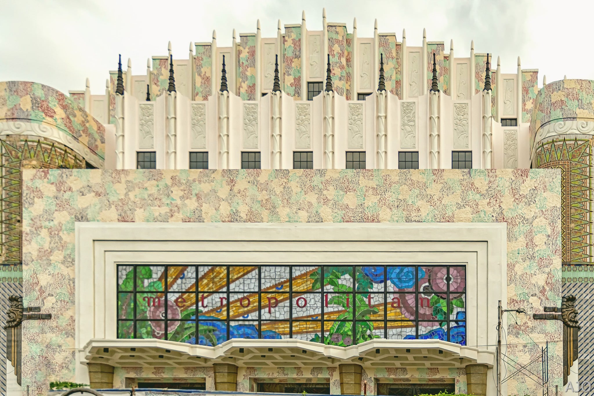 Façade of the Manila Metropolitan Theater in Ermita, Manila. r/ArtDeco