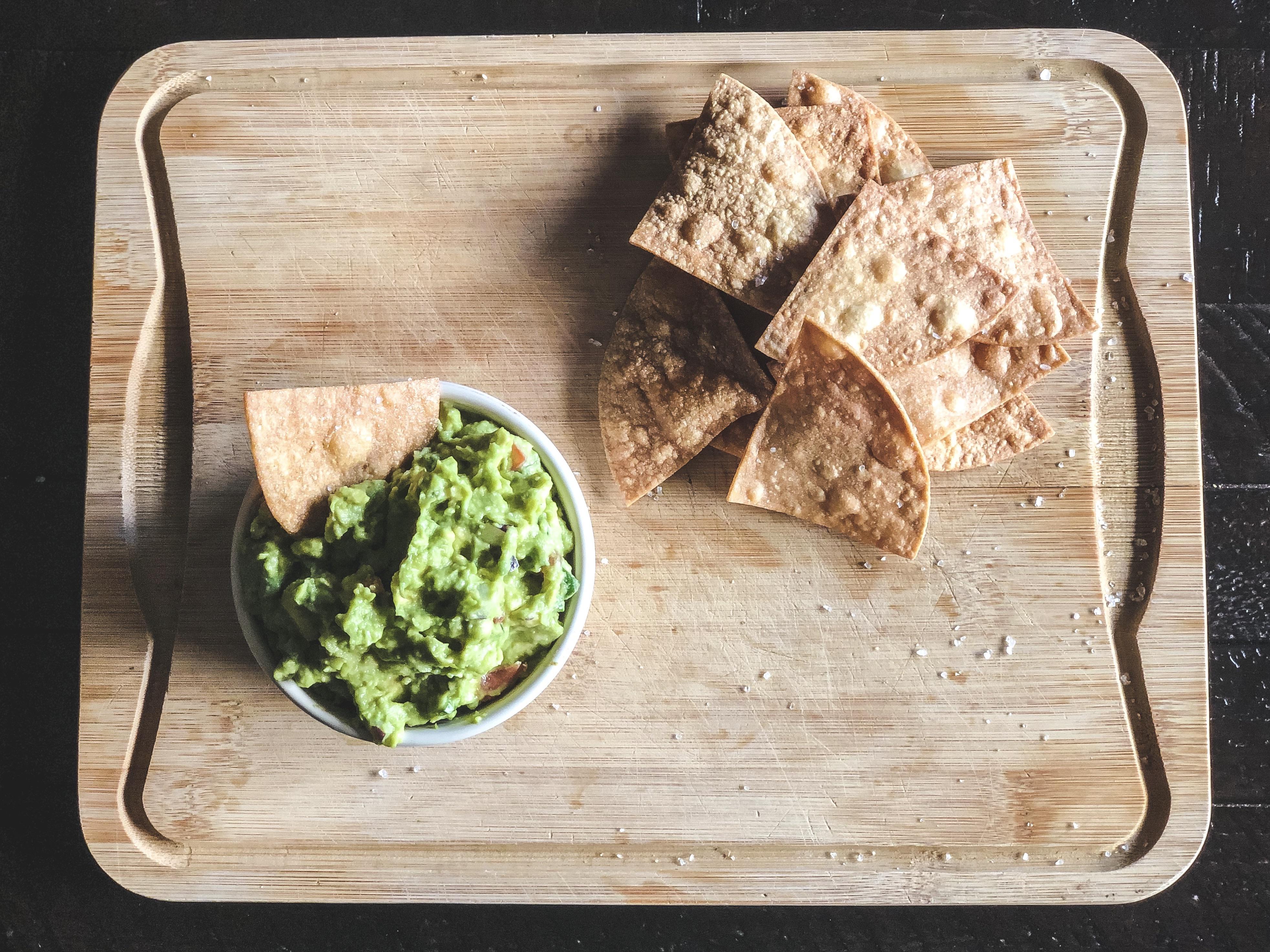 [HOMEMADE] Guacamole and Tortilla Chips r/food