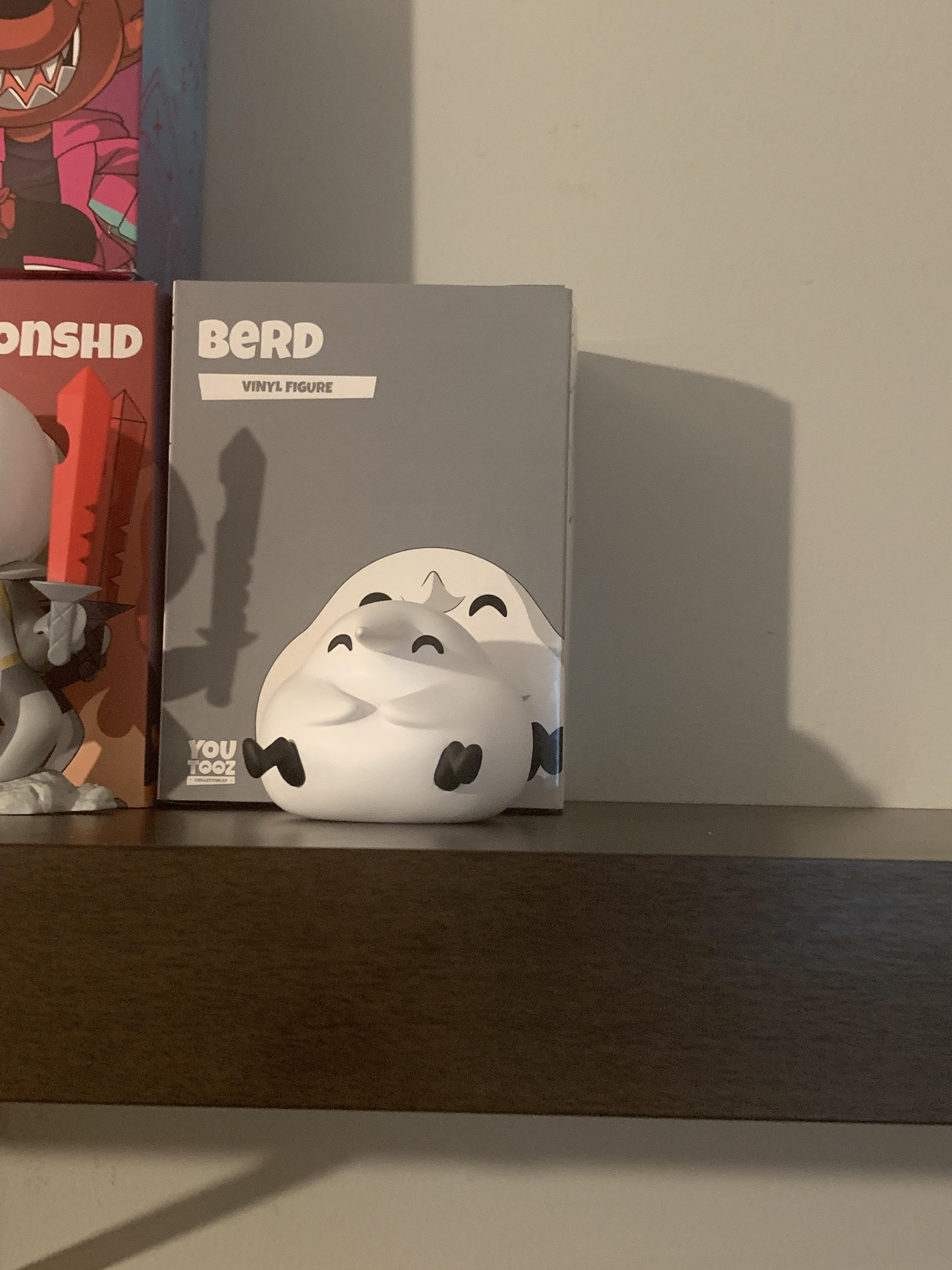 I just got berd, he smells like paint thinner. r/Youtooz