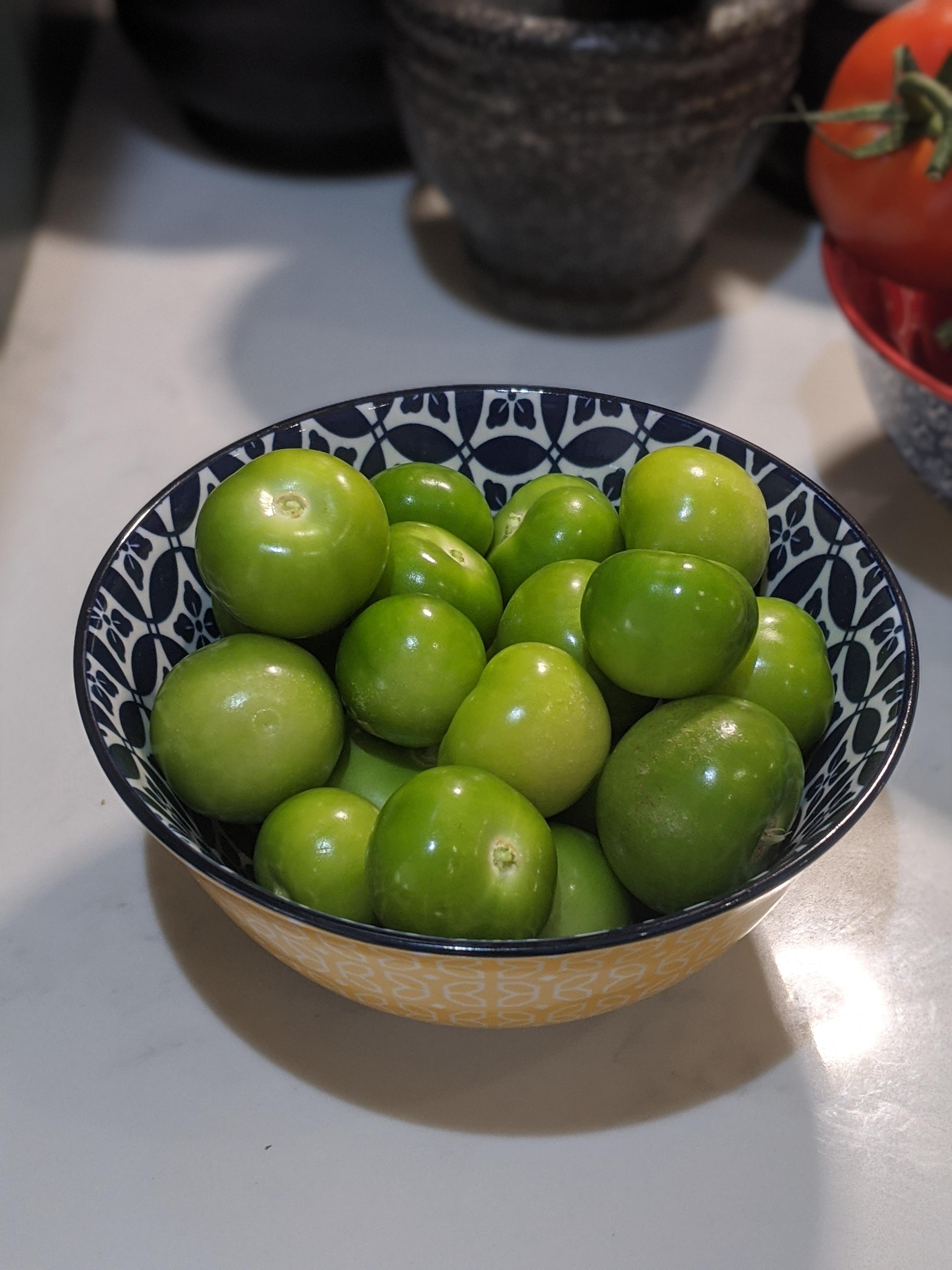 Managed to grow these tomatillos outdoors in the UK! First pick of the