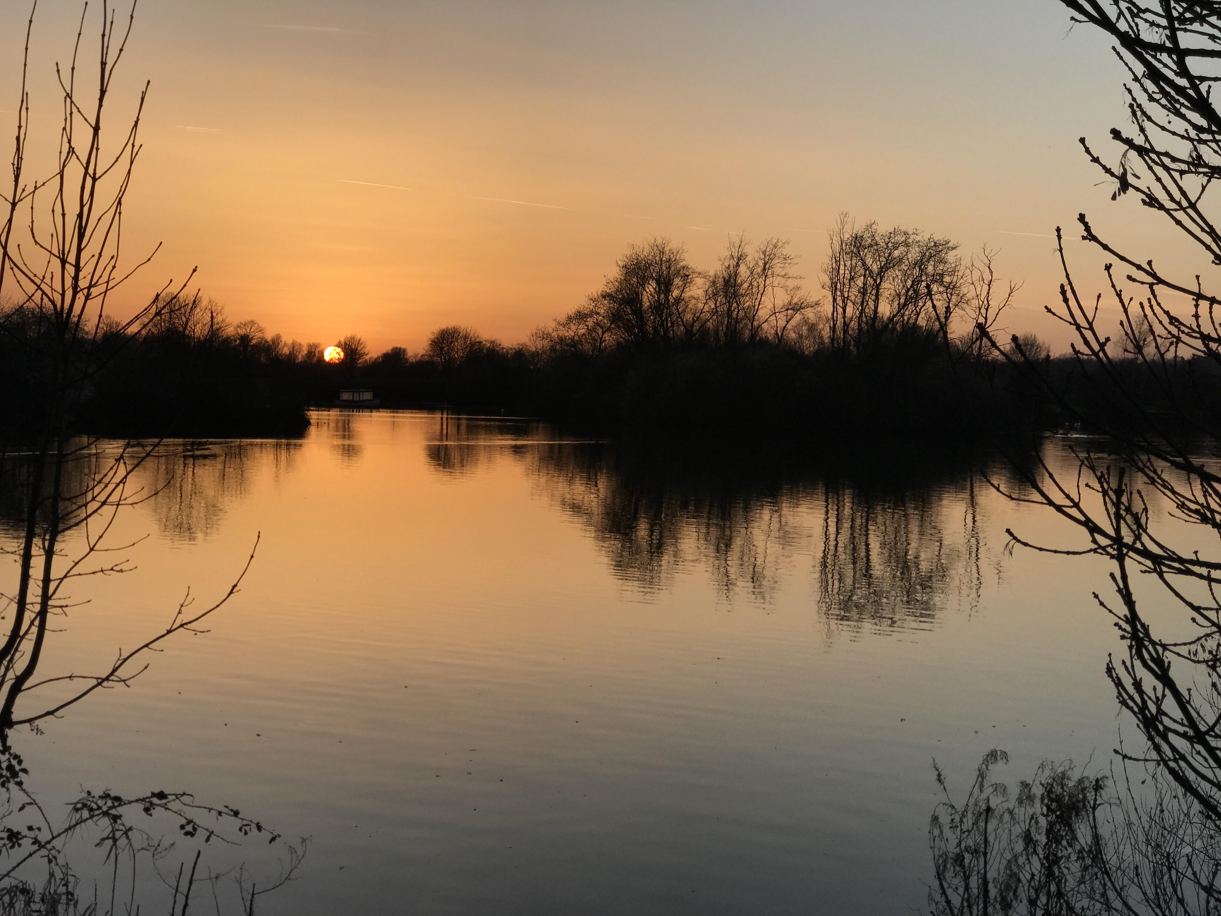 Sunset in Ferry Meadows, Peterborough UK r/pics