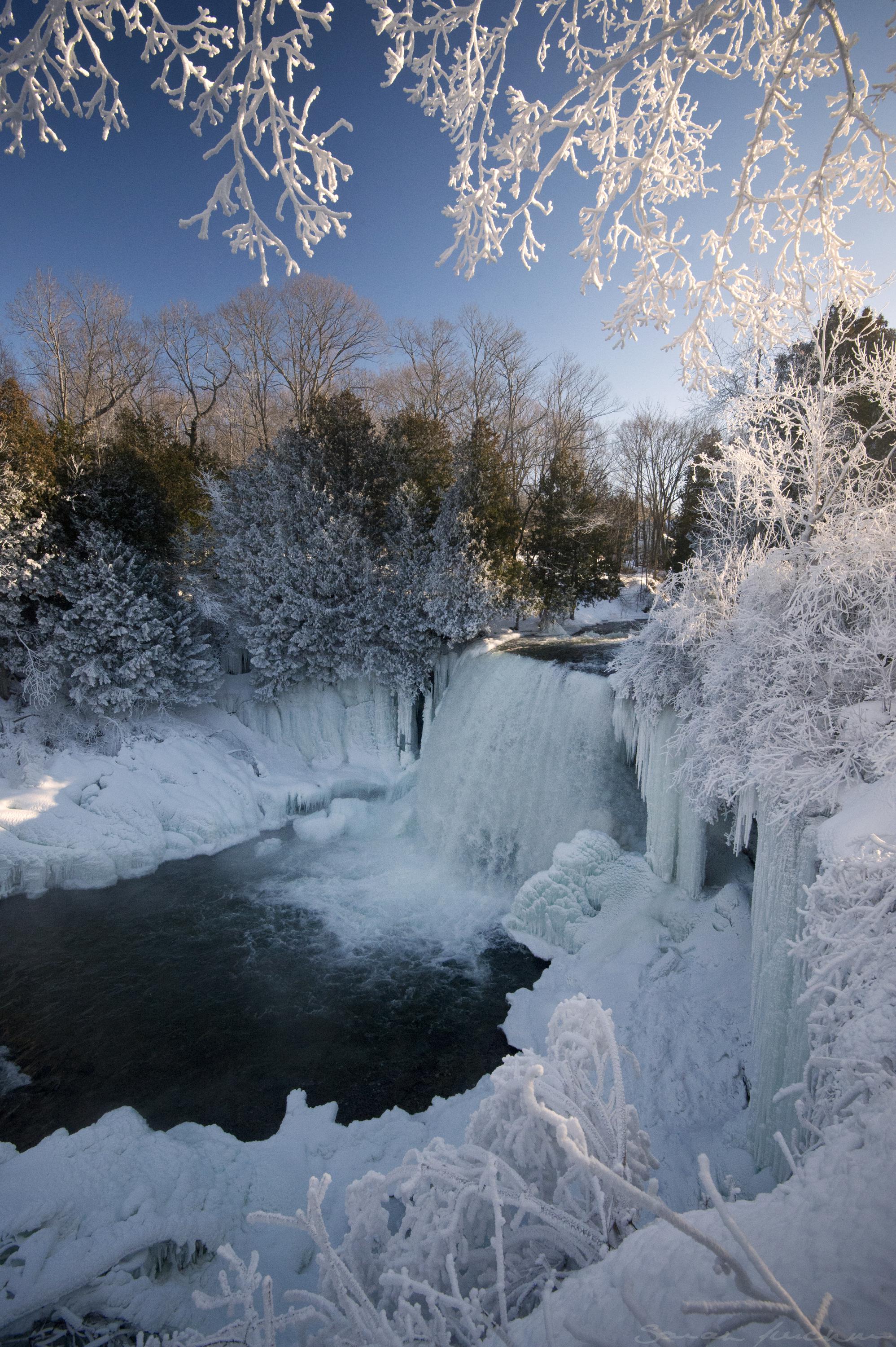 A very frosty Bridal Veil falls on Manitoulin Island, Ontario [1997x3000] Nature/Landscape