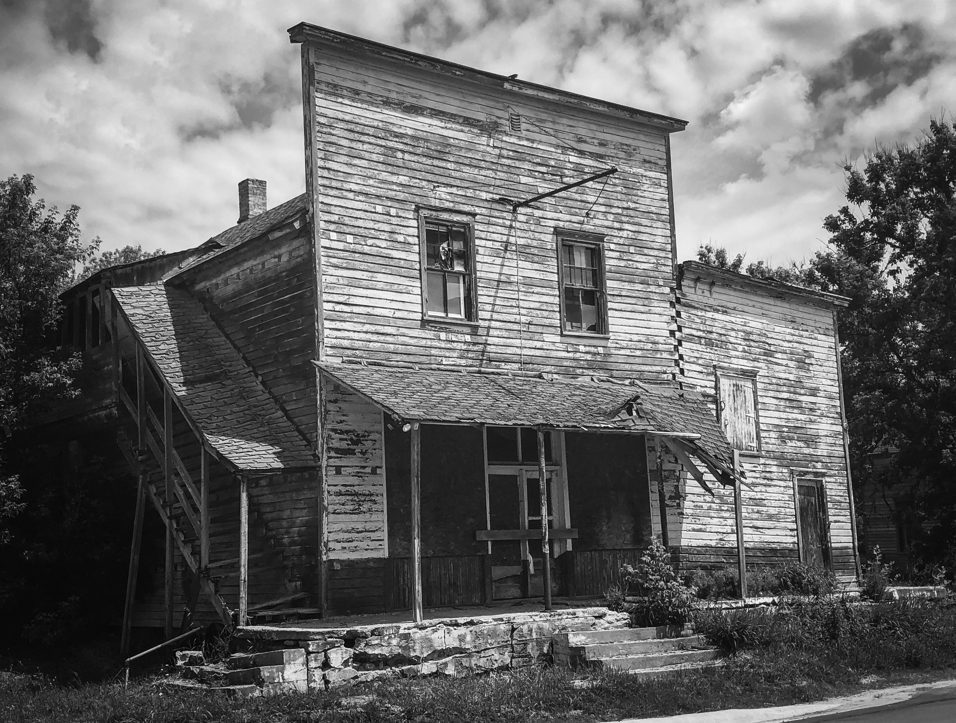 Former IGA grocery store in Michigan’s Upper Peninsula r/abandoned