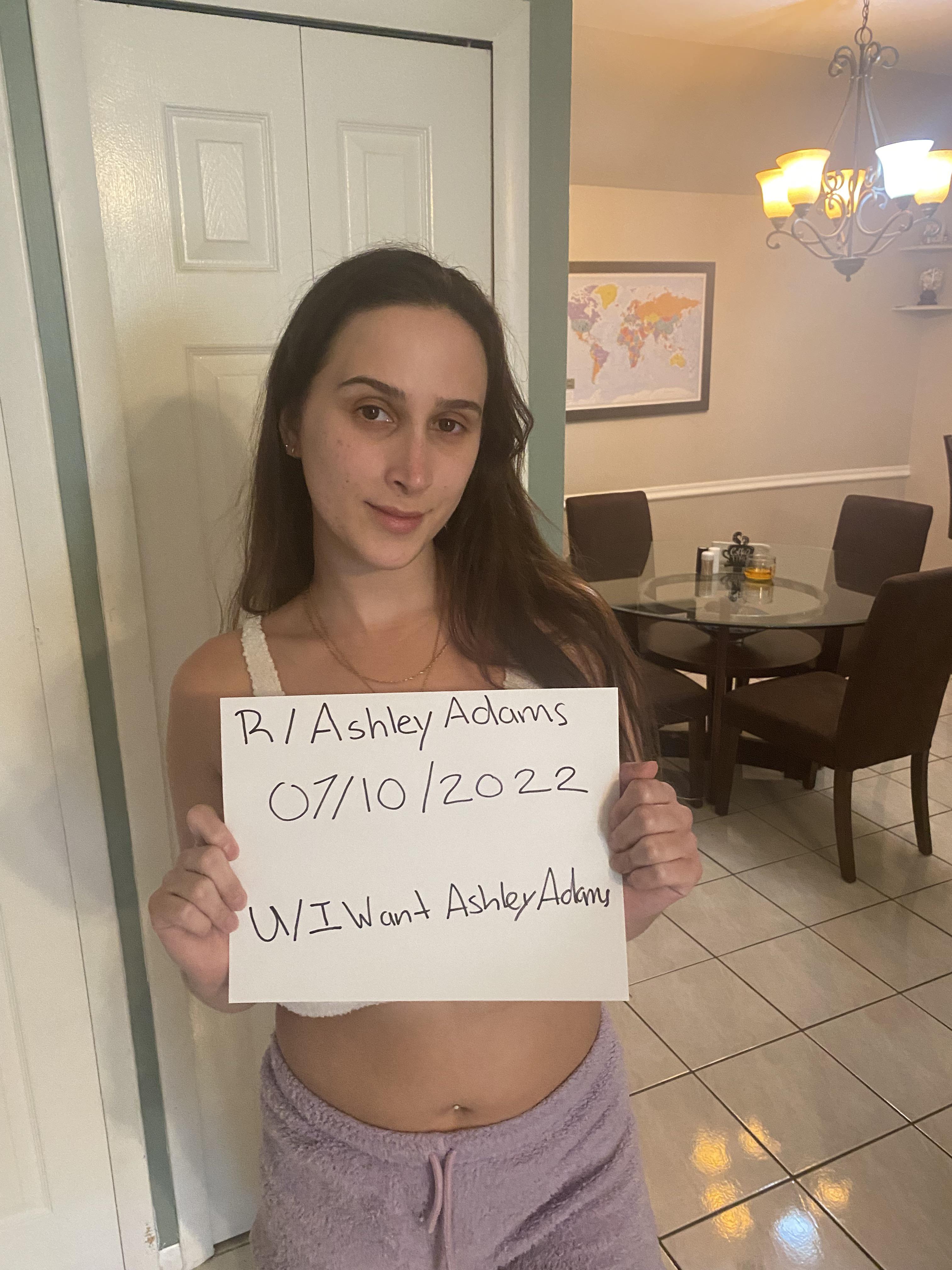 Hiiiii friends. 🤟 : AshleyAdams