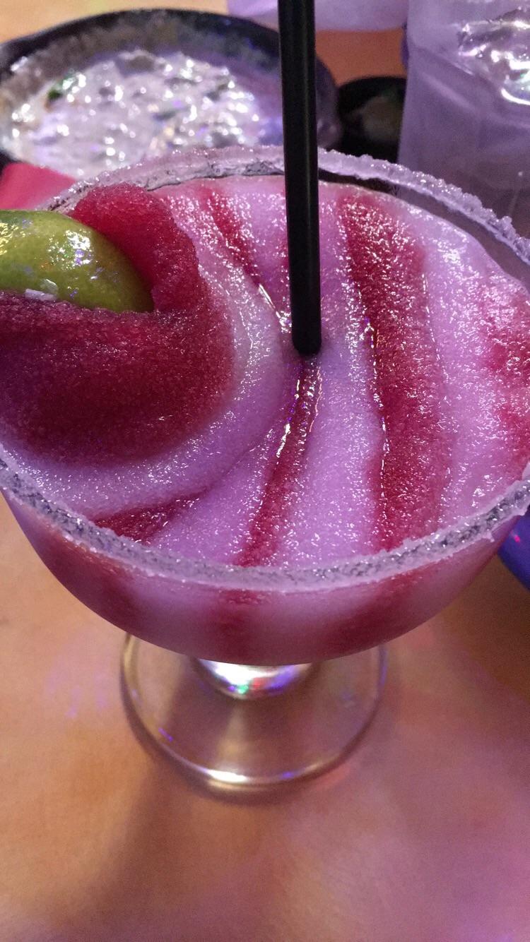 Frozen margarita/sangria swirl 🤤 r/FoodPorn