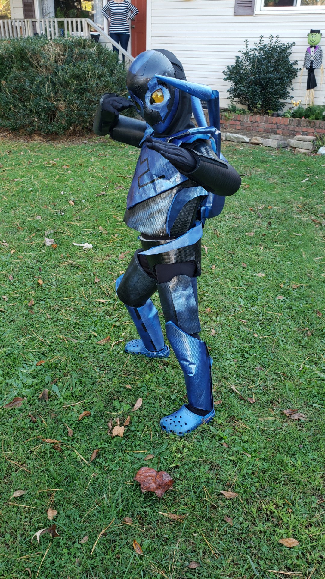 [Cosplay] Blue Beetle costume I made for my son for Halloween.