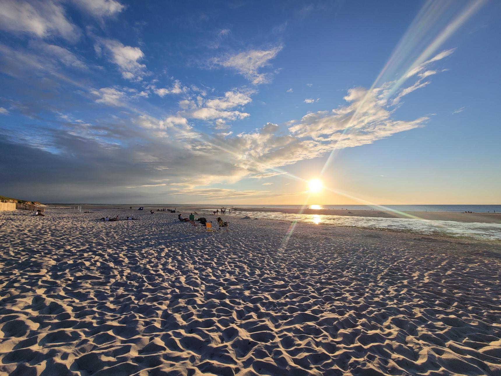 An hour from sunset, Mayflower Beach Dennis MA. r/pics