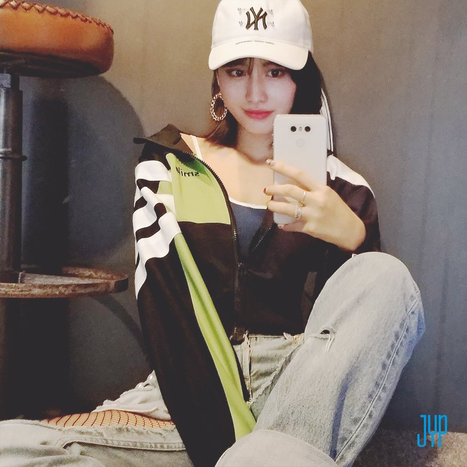 [170906] Twitter Update TWICE Momo x MLB momo